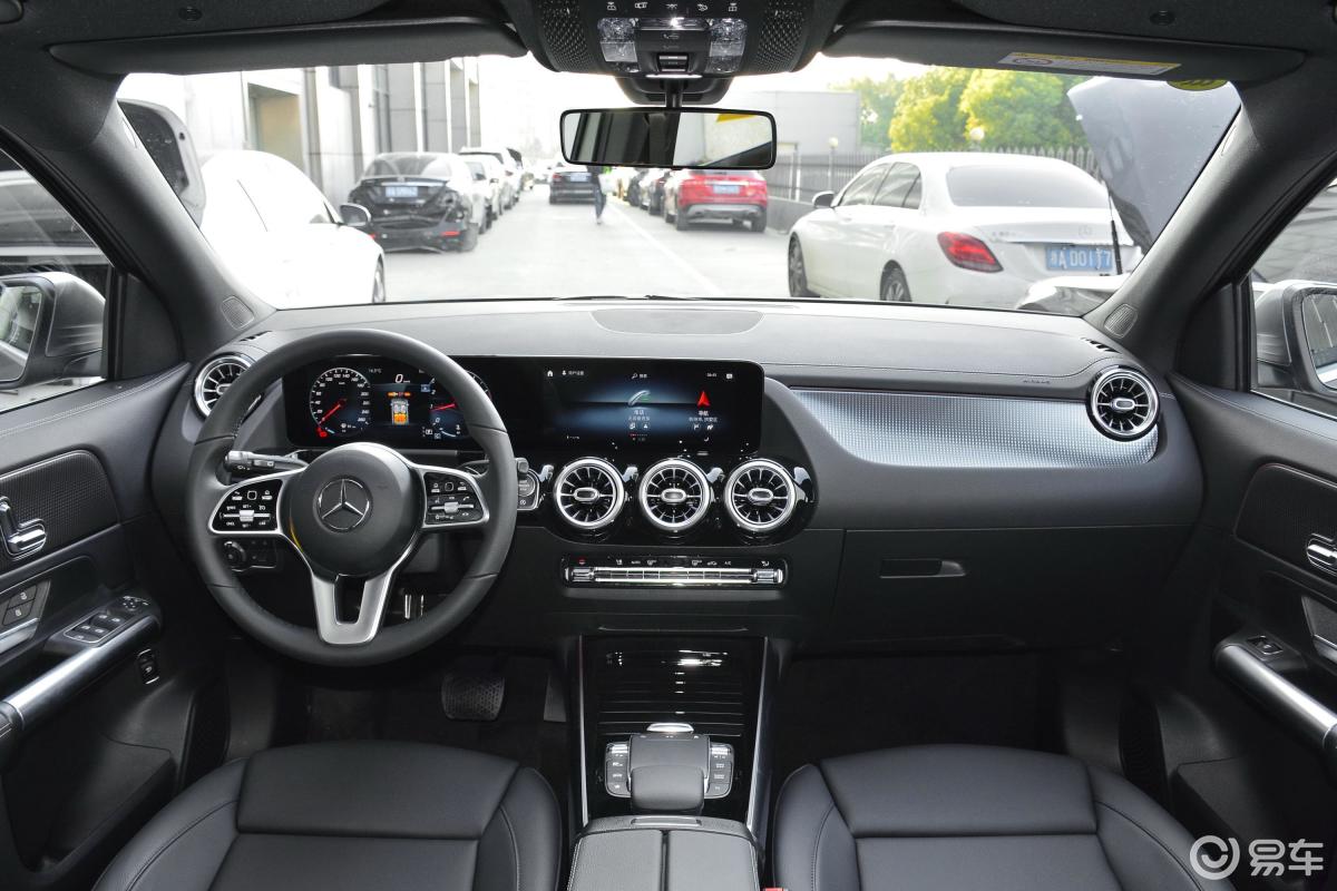 【奔驰gla2020款gla 200内饰全景正拍汽车图片-汽车图片大全】-易车