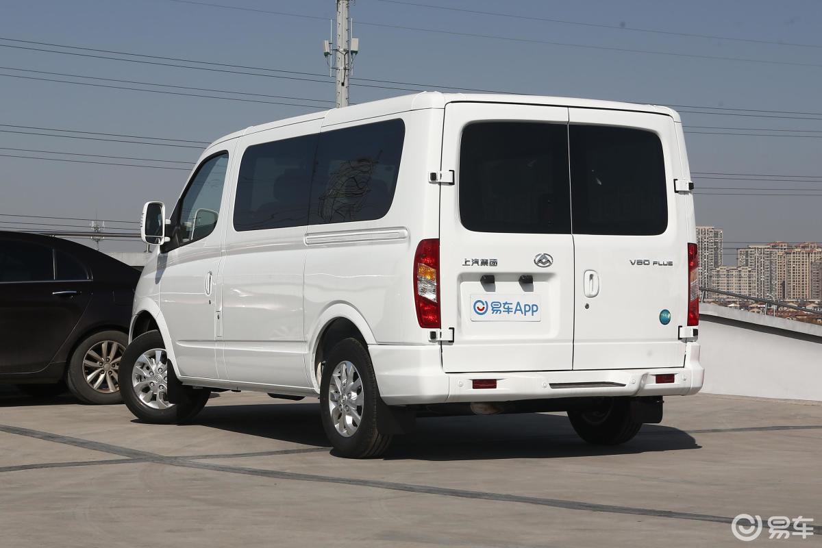 plus 城市版 2.0t 手动 短轴超低顶 5/6座