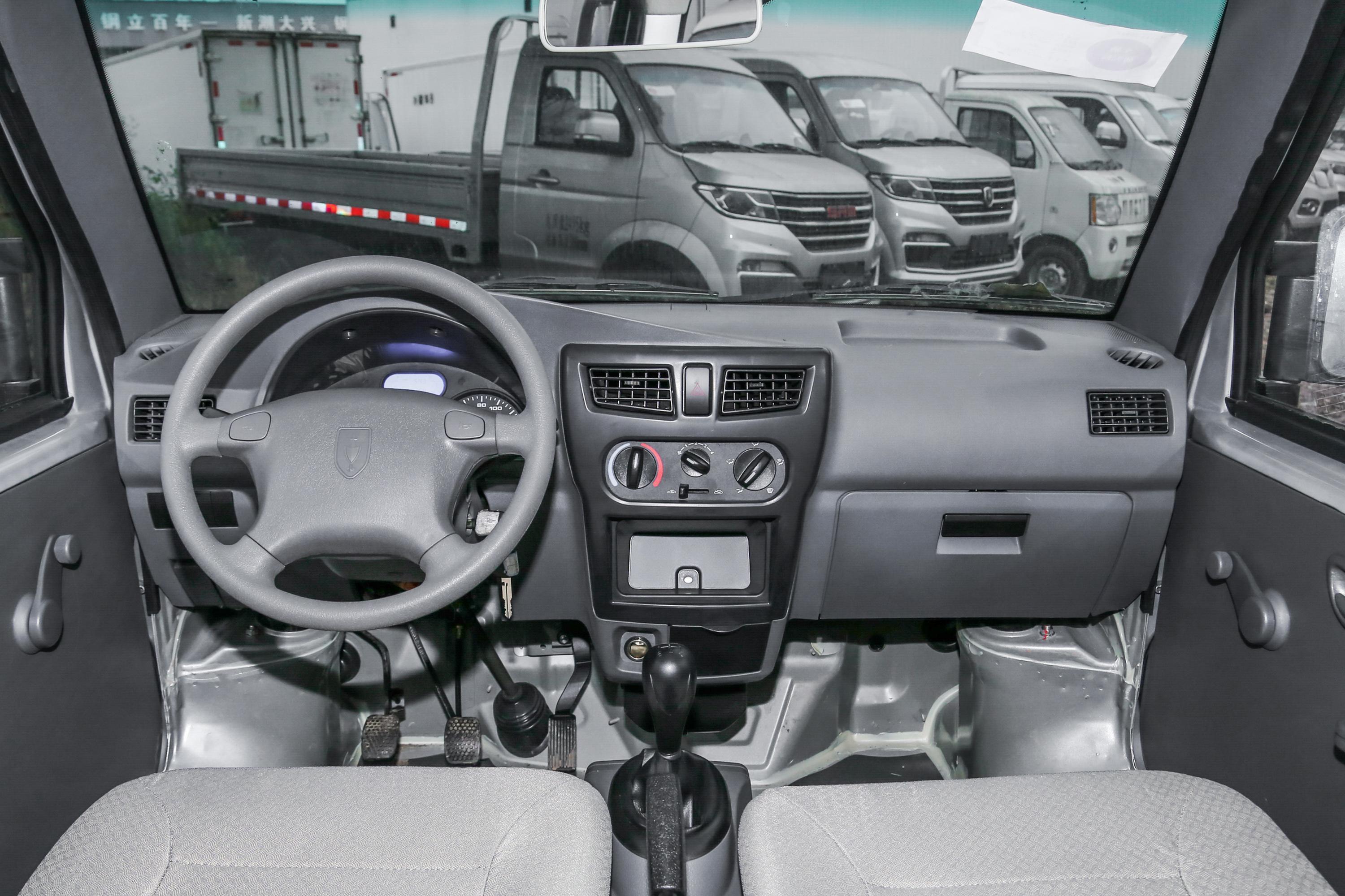 2021款 金杯t12 货车(n1) 1.2l 2.08米 标准型swc12m 国vi内饰