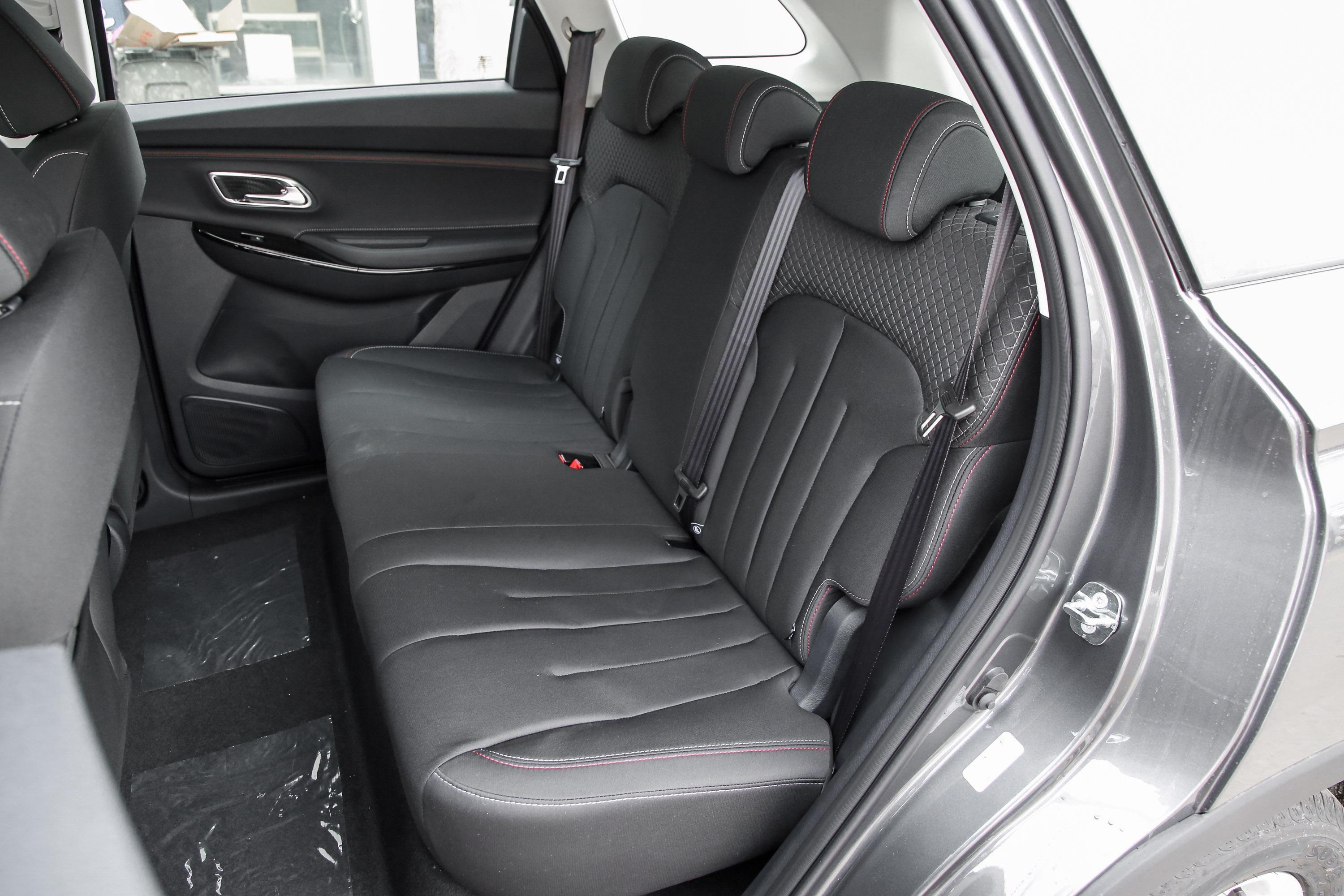 2021款长安欧尚x715t手动精英型