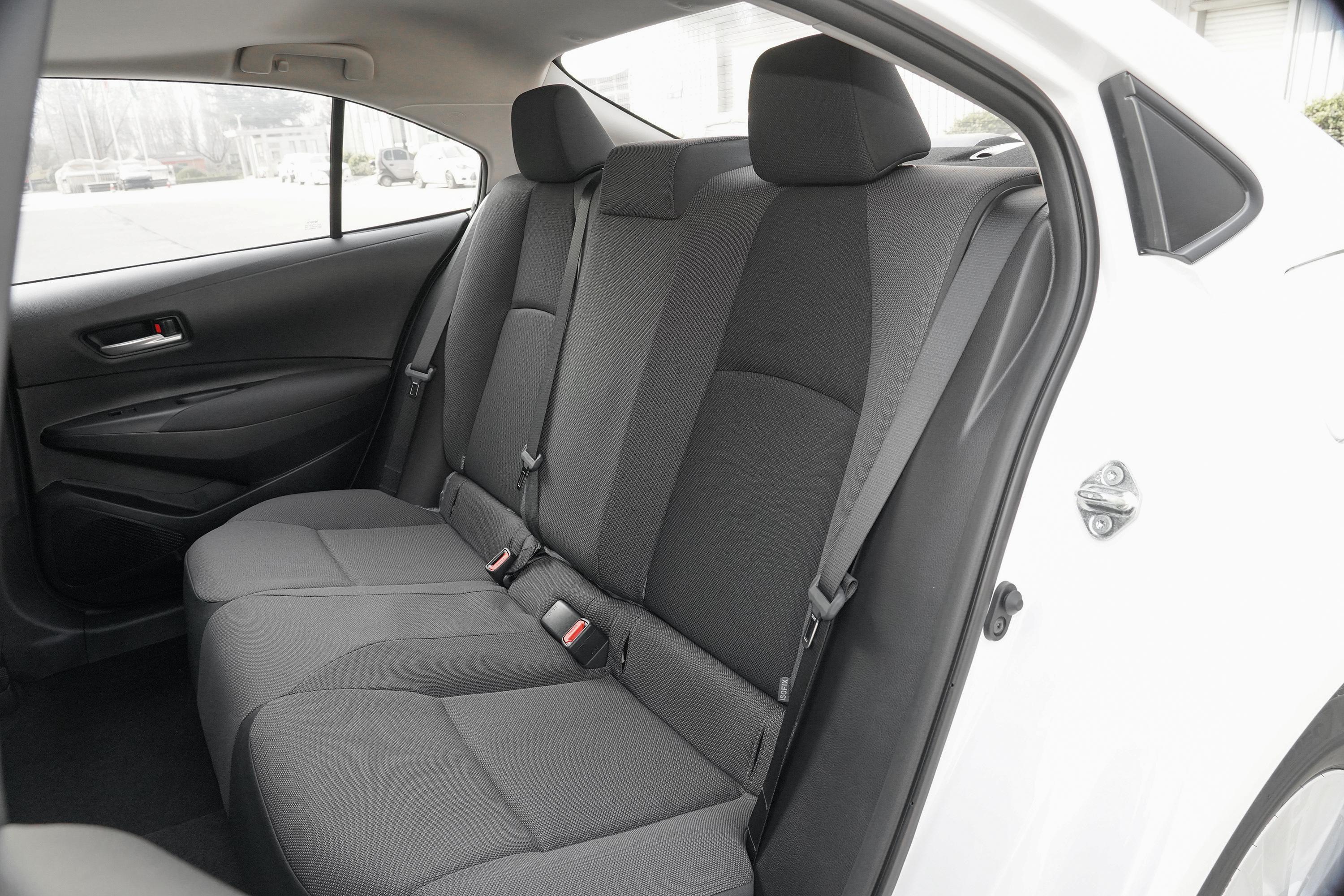 2021款 卡罗拉 1.5l cvt 精英版空间