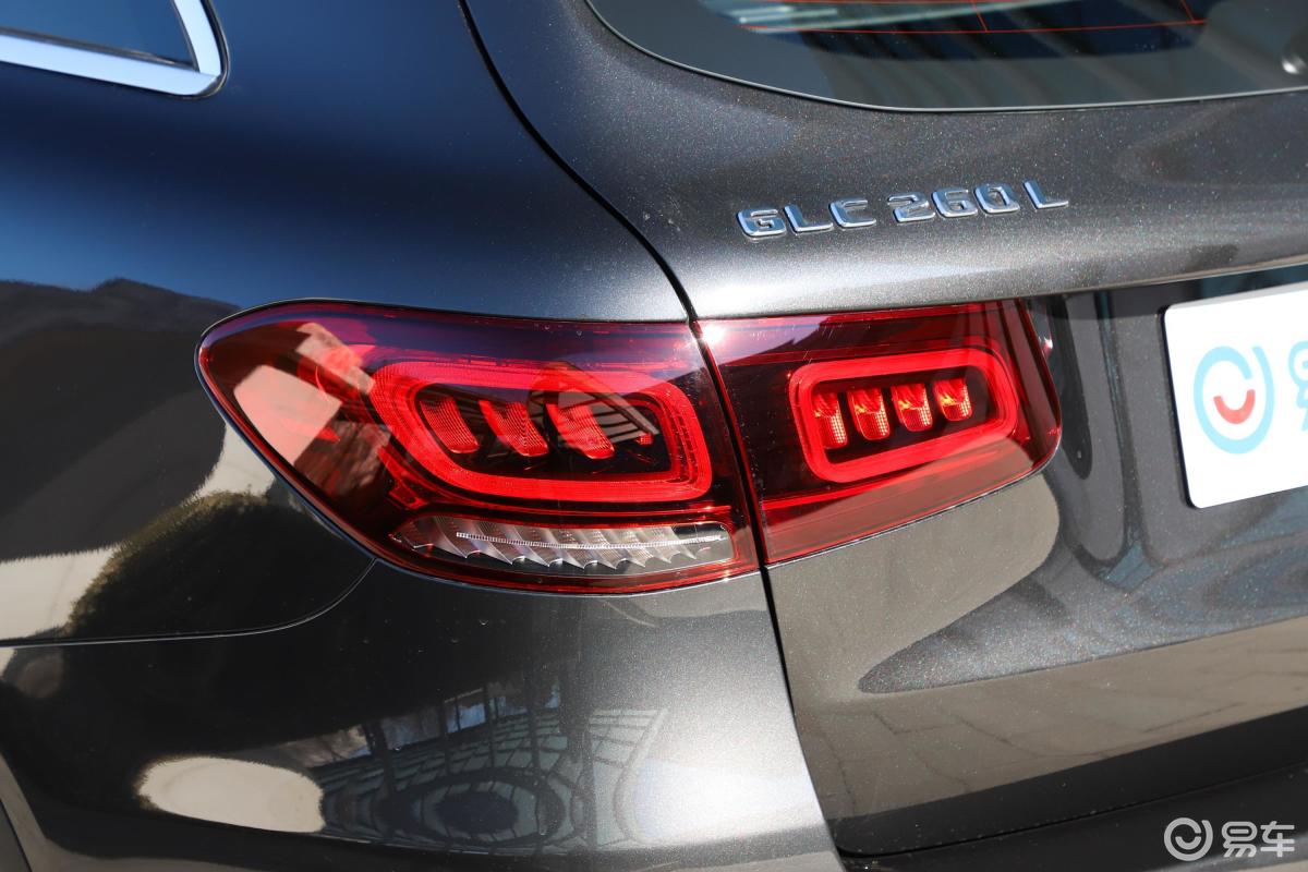 【奔驰glc2021款glc 260 l 4matic 豪华型尾灯侧45度俯拍汽车图片