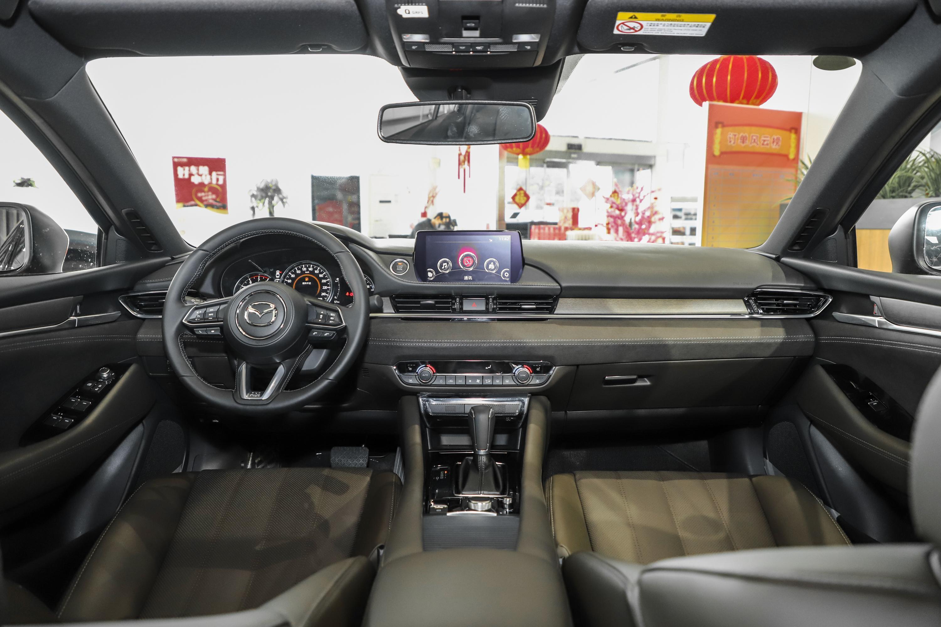 2021款 阿特兹 2.5l 蓝天尊崇版内饰