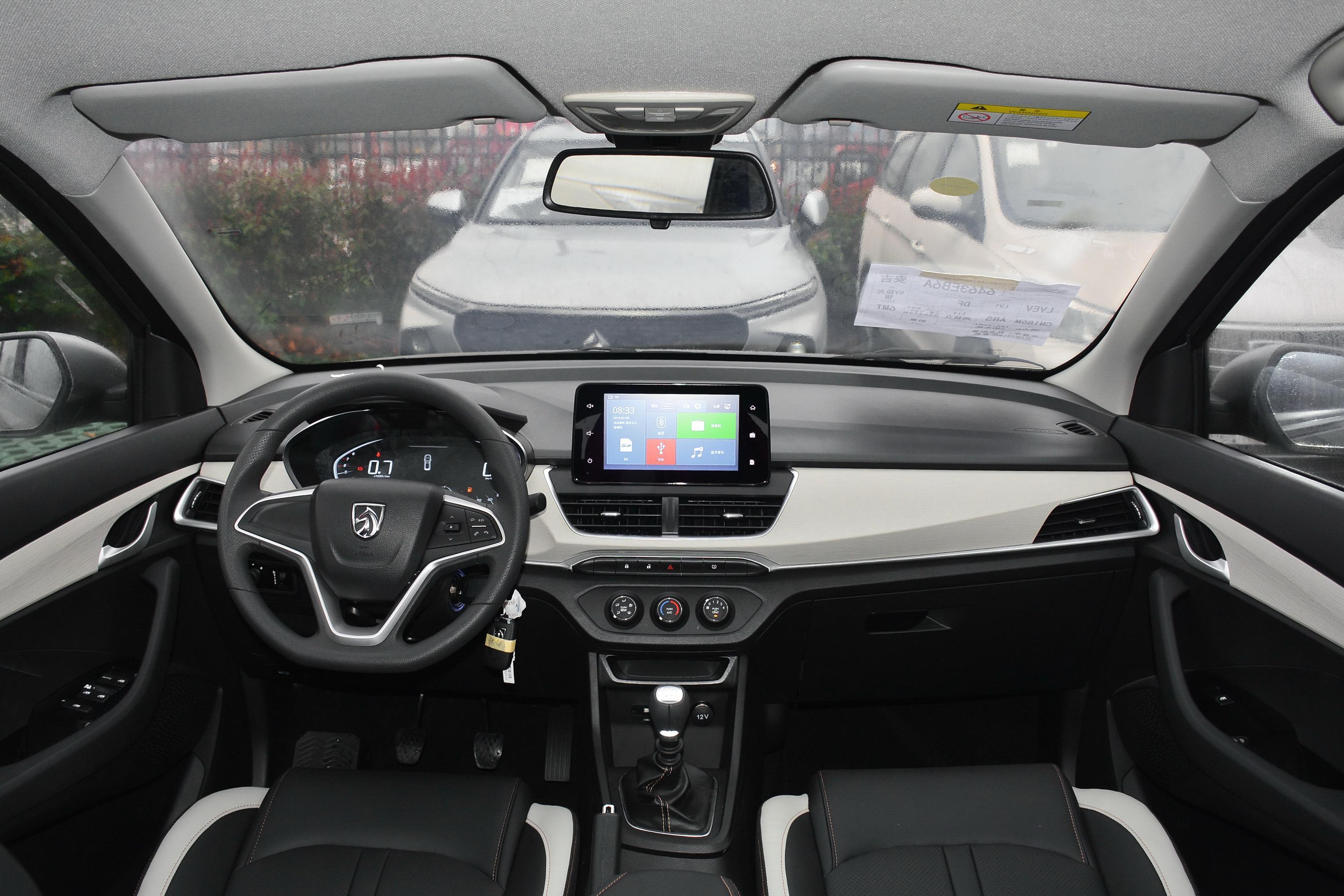 2021款 宝骏360 1.5l 手动 精英型内饰