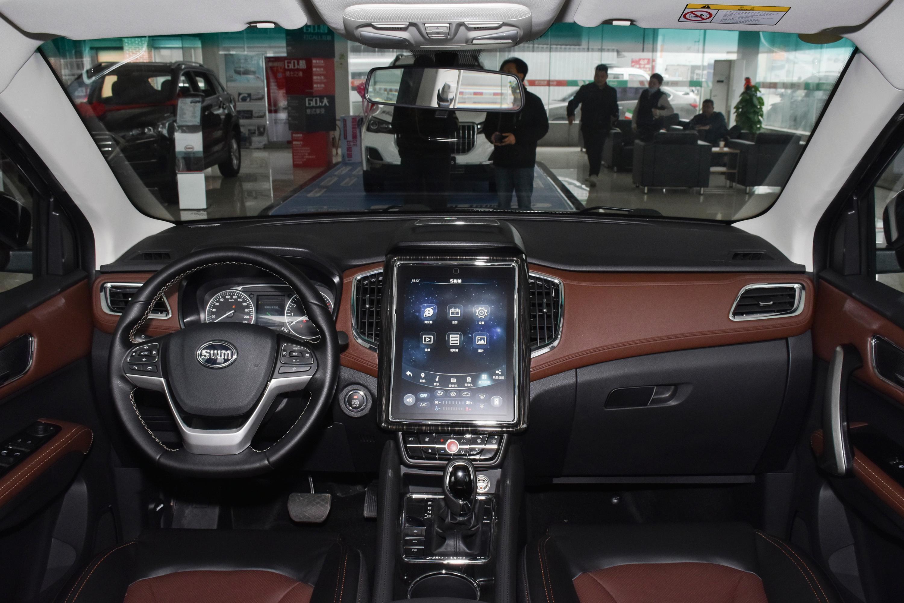 2021款 swm斯威x7 1.5t 手自一体 智云版 7座内饰