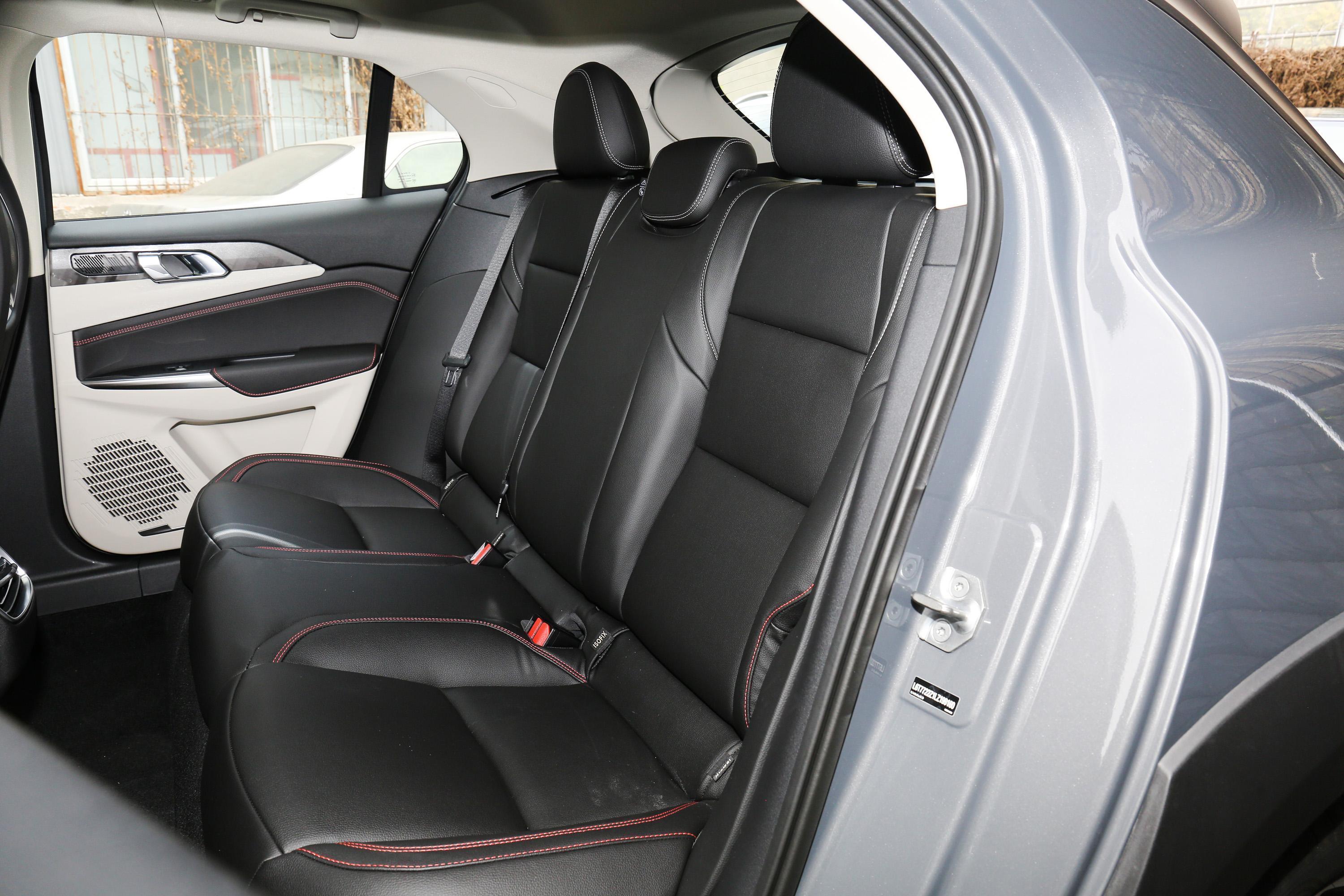 2021款 领克02 2.0t 双离合 四驱 劲pro空间