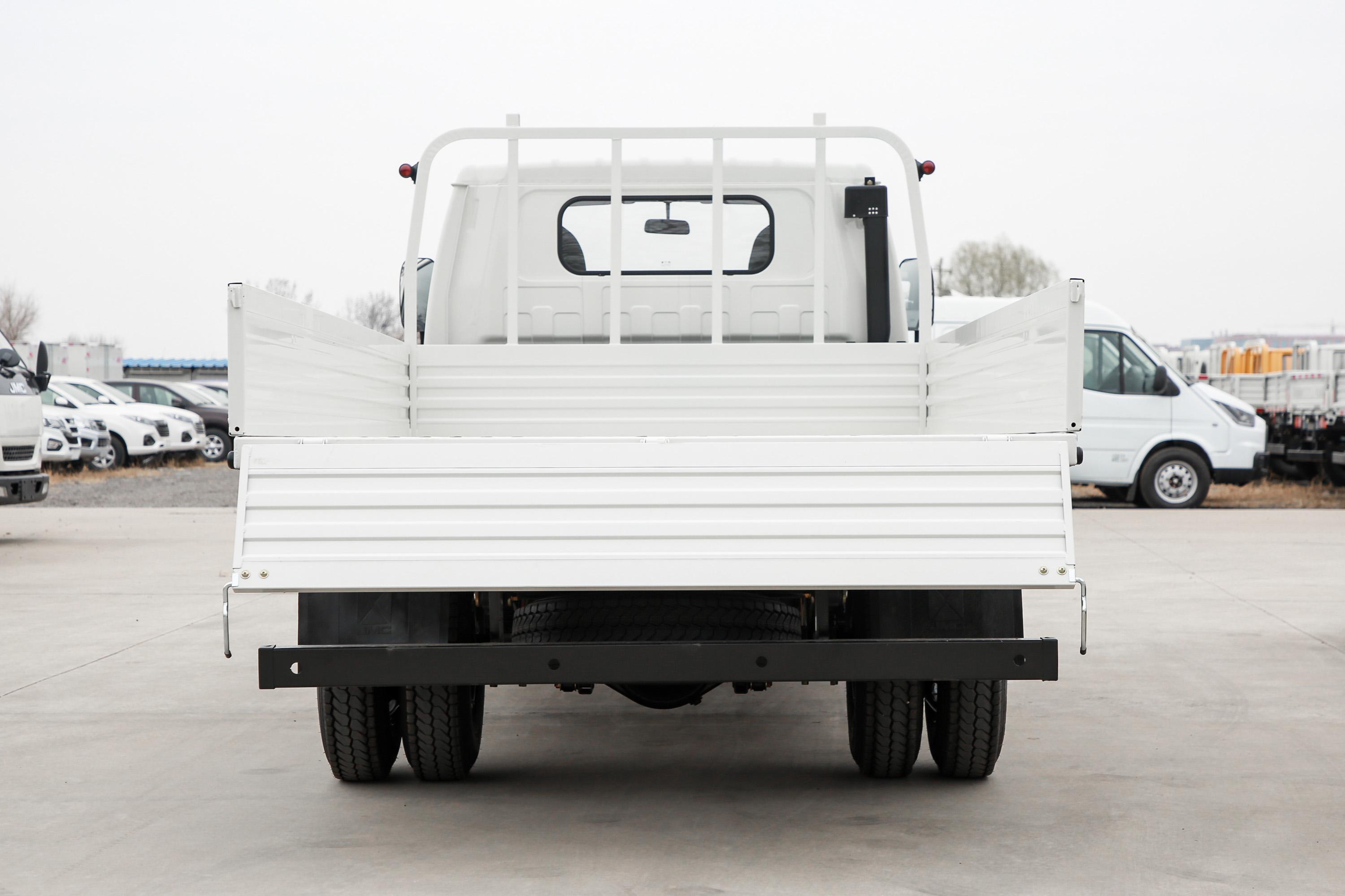 2020款顺达宽体28t手动单长坑板货柜普通版柴油国v