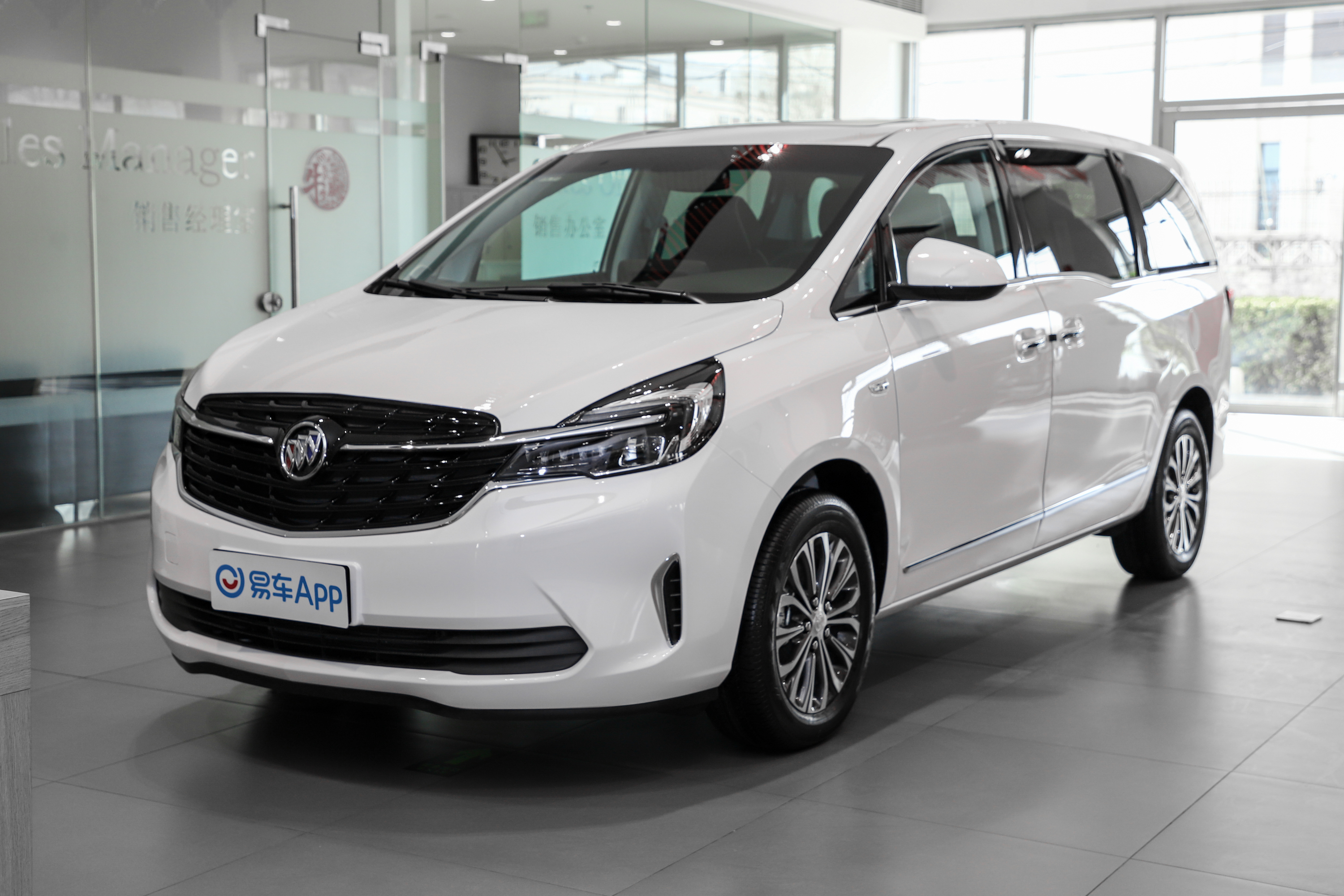 2021款 别克gl8 陆上公务舱 652t 豪华型外观