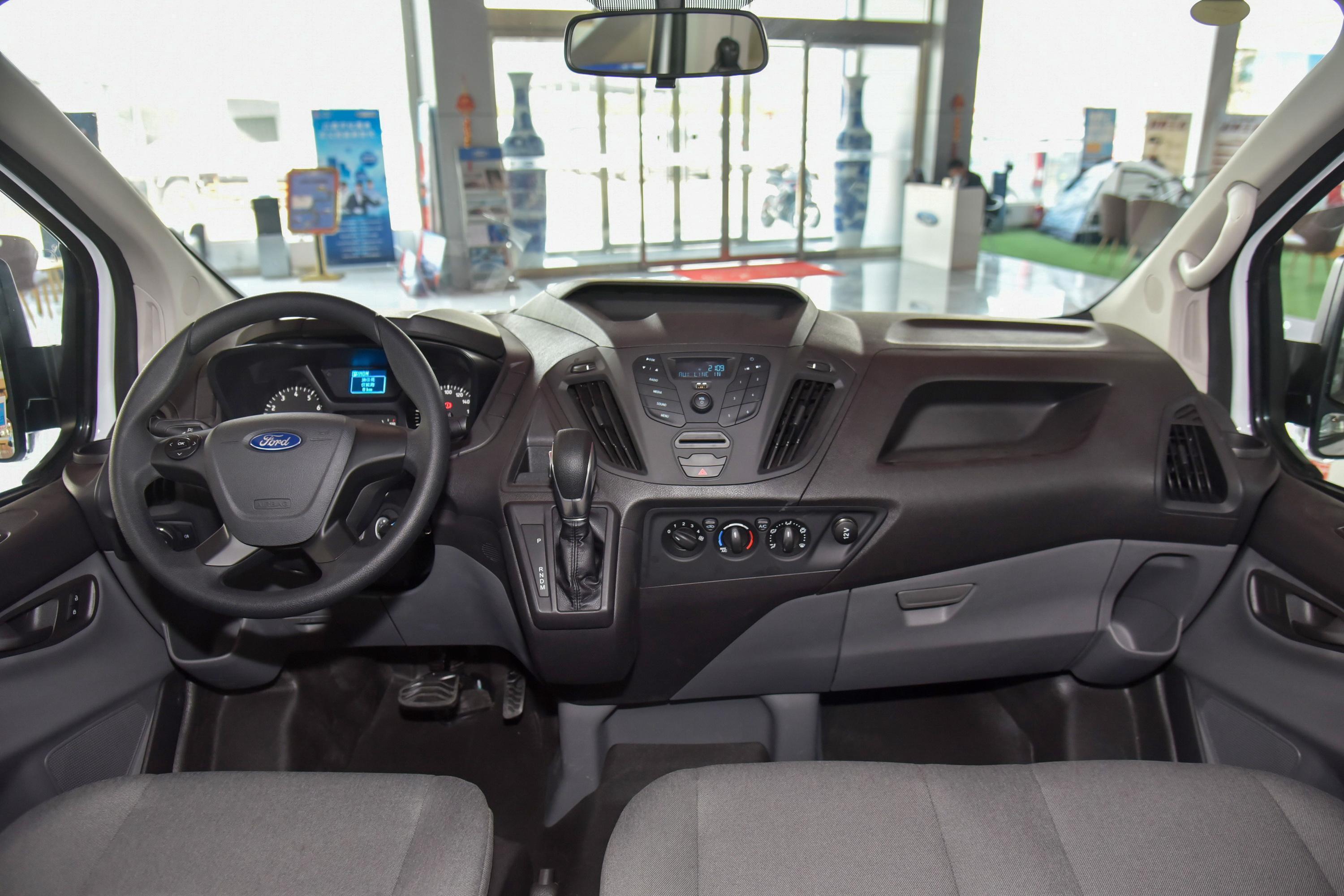 2020款全顺20t手自一体多功能商用车中轴低顶双开尾门汽油国vi