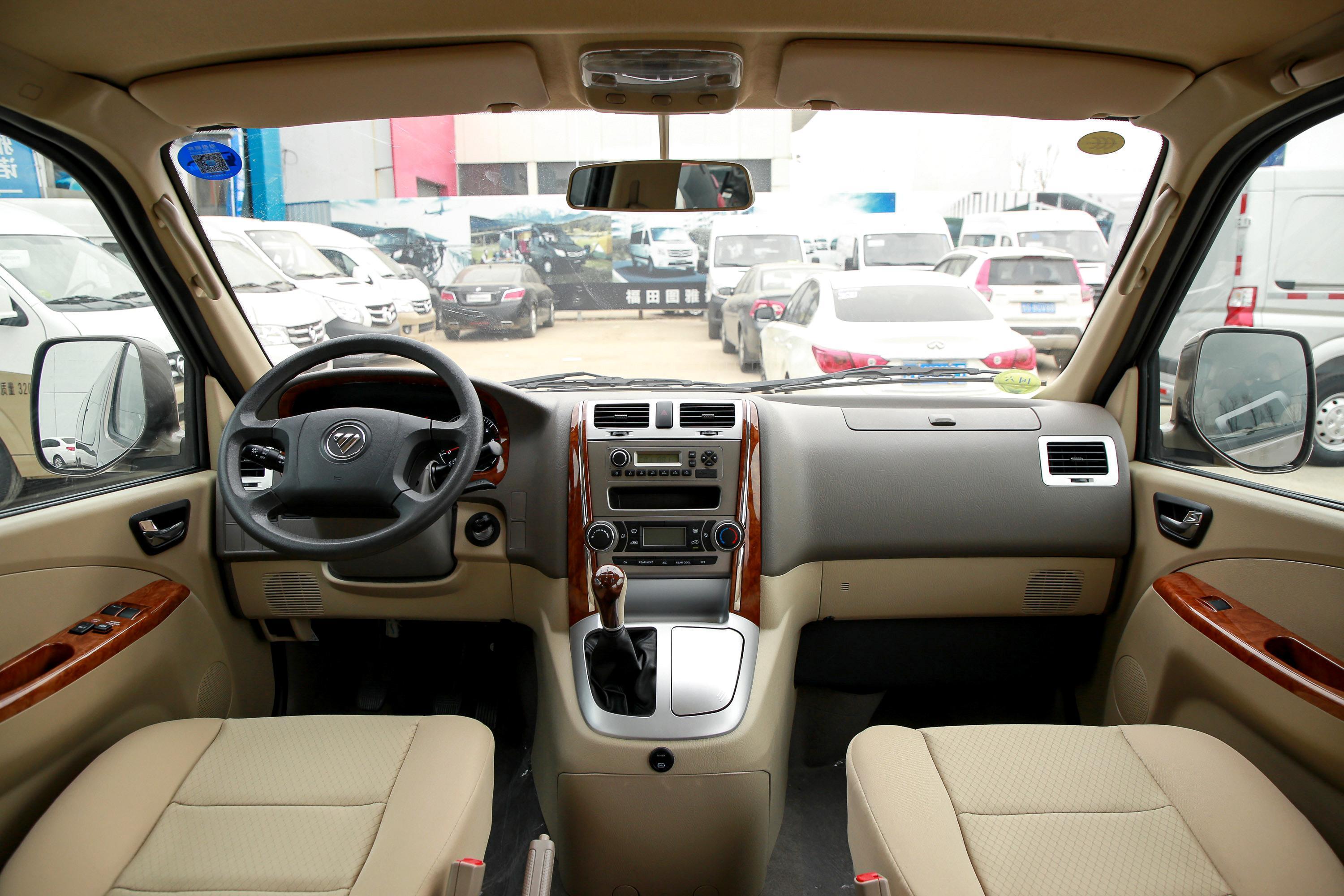 2021款 风景g5 多用途乘用车 2.0l 手动 商运版 9座 国vi内饰