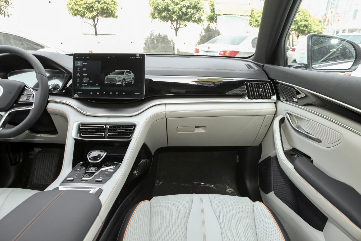 5l 两驱旗舰plus副驾驶位区域