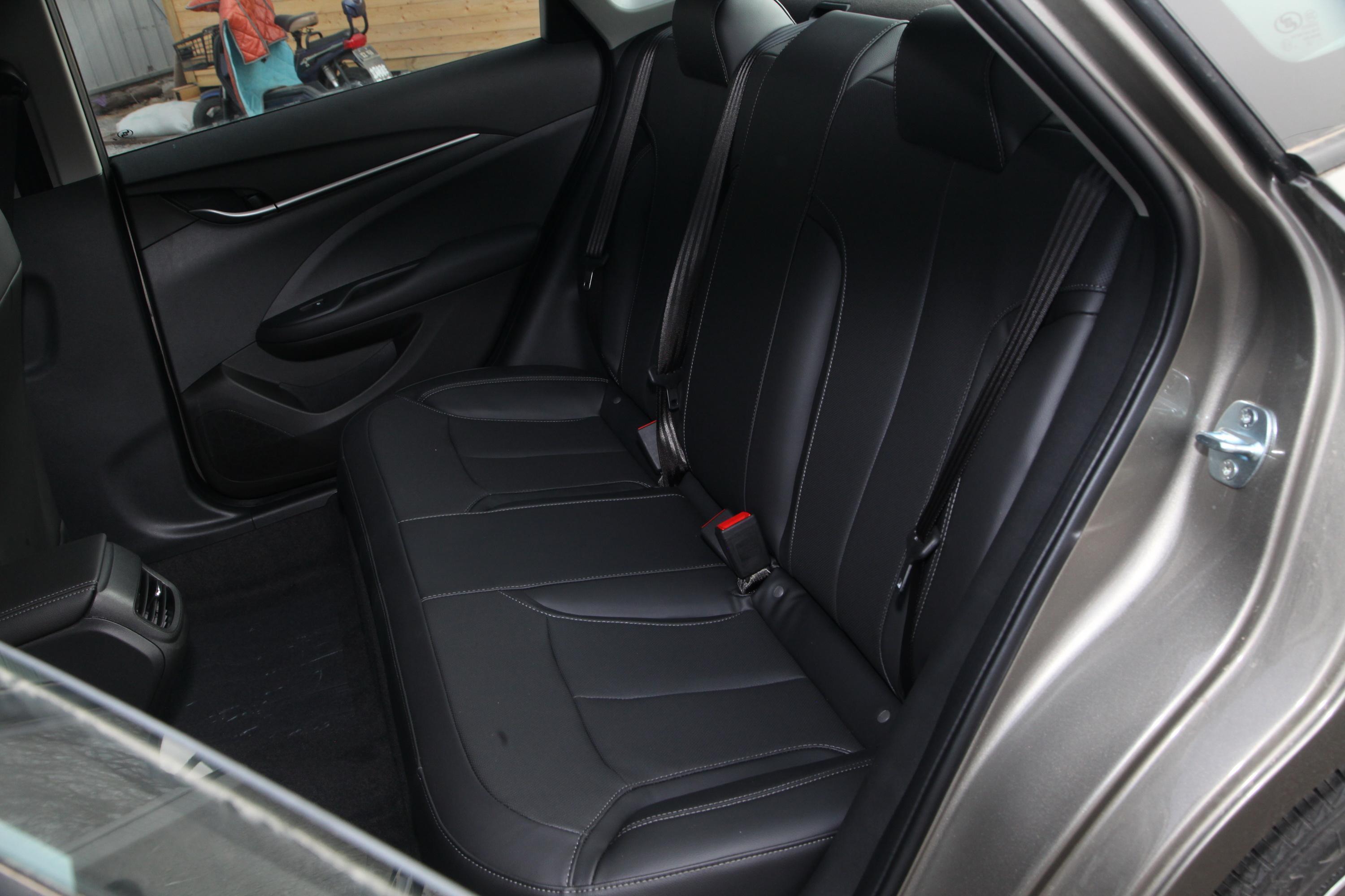 2021款英朗改款13t手自一体轻混动精英型