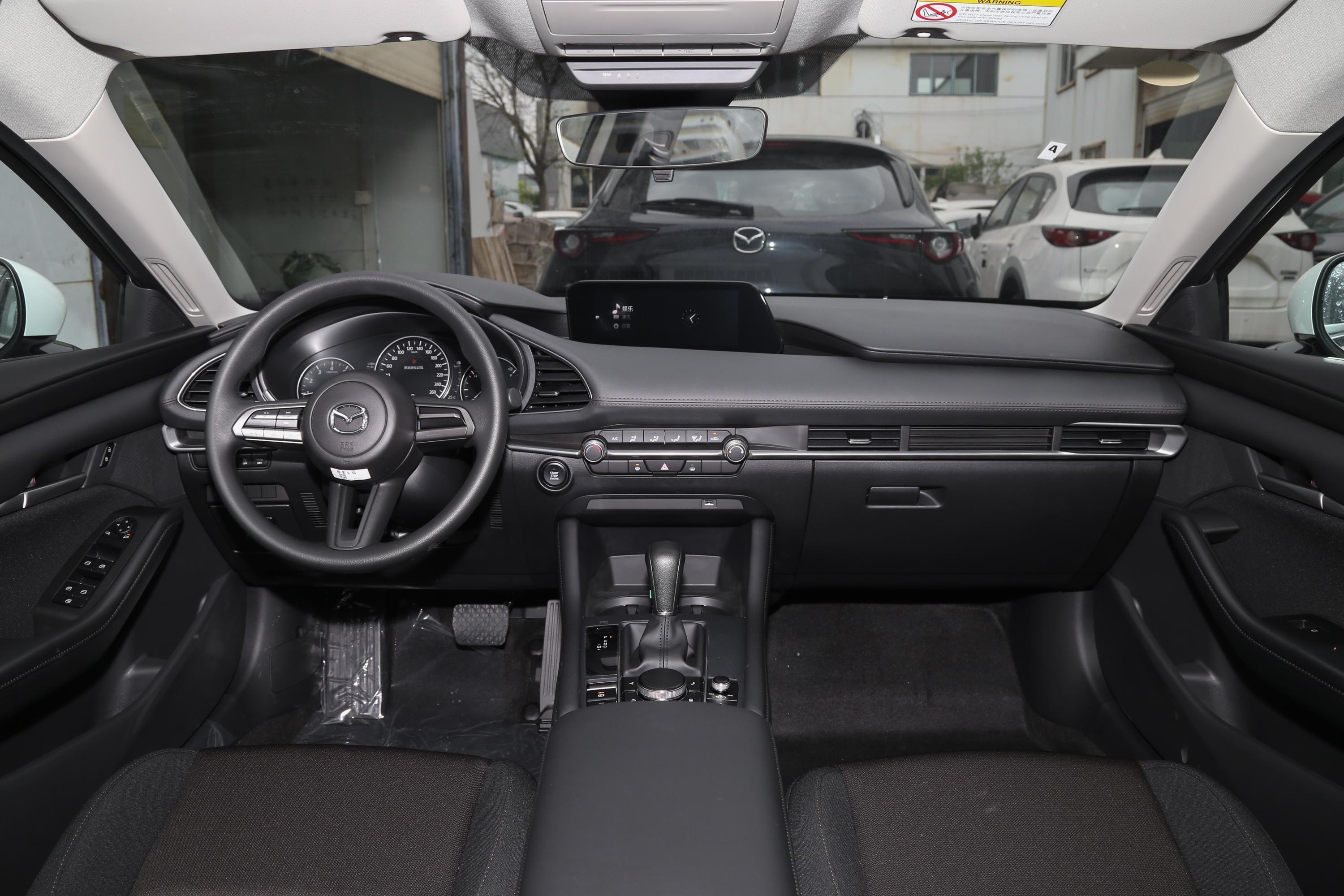 2021款 马自达3 昂克赛拉 1.5l 手自一体 质美版内饰