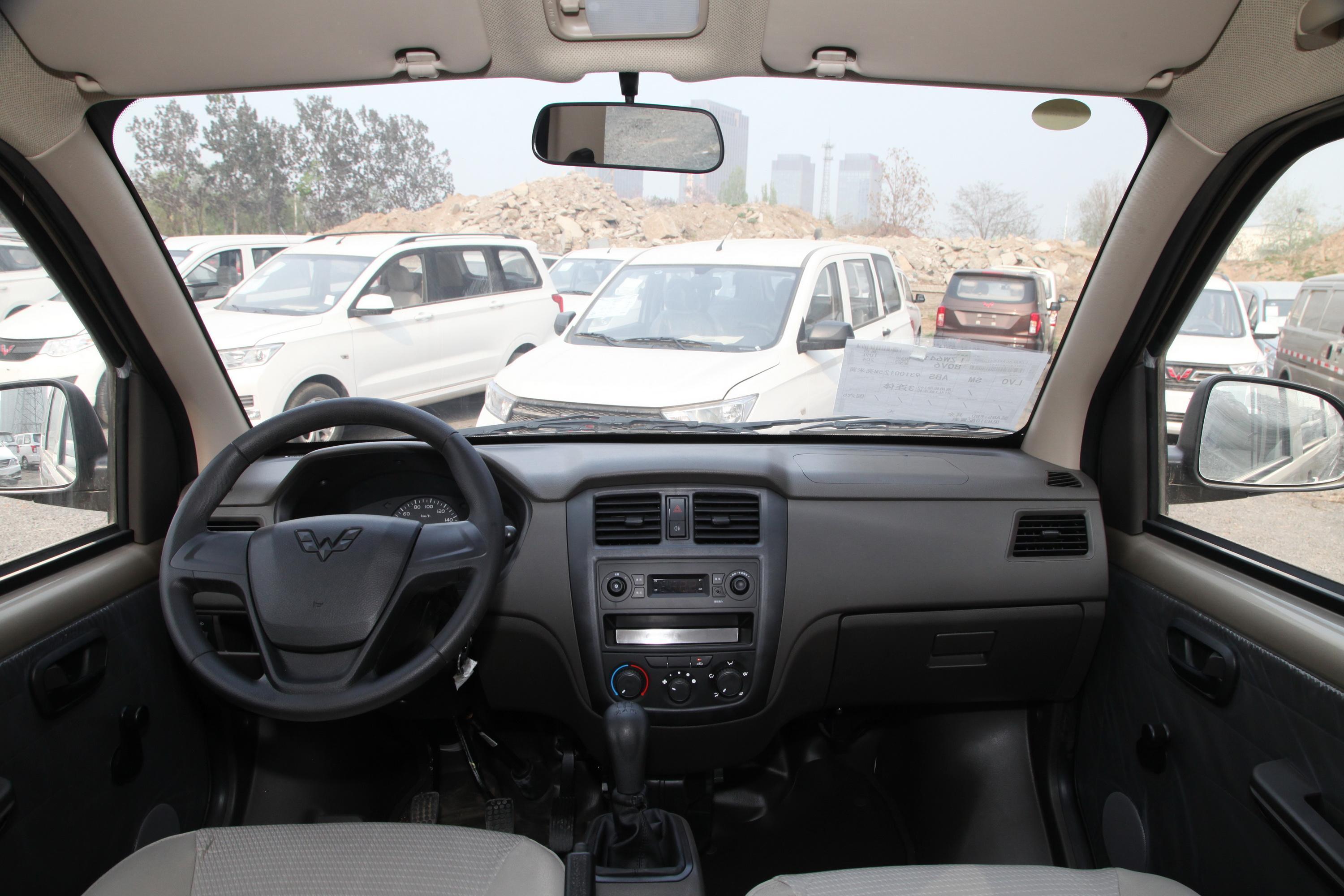 2021款五菱荣光s12l基本型5座国vi