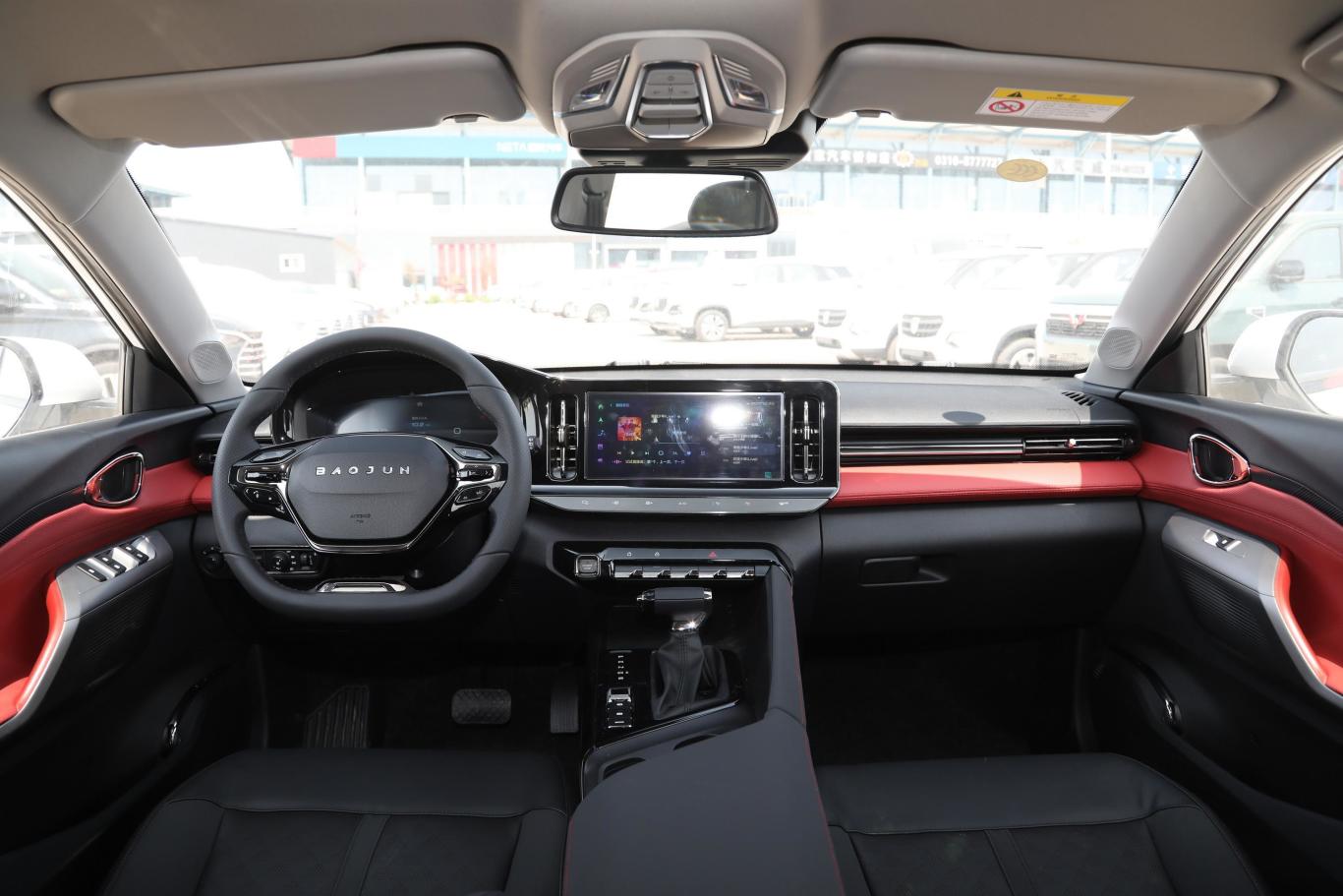 宝骏valli1.5t cvt 大理天空内饰全景正拍