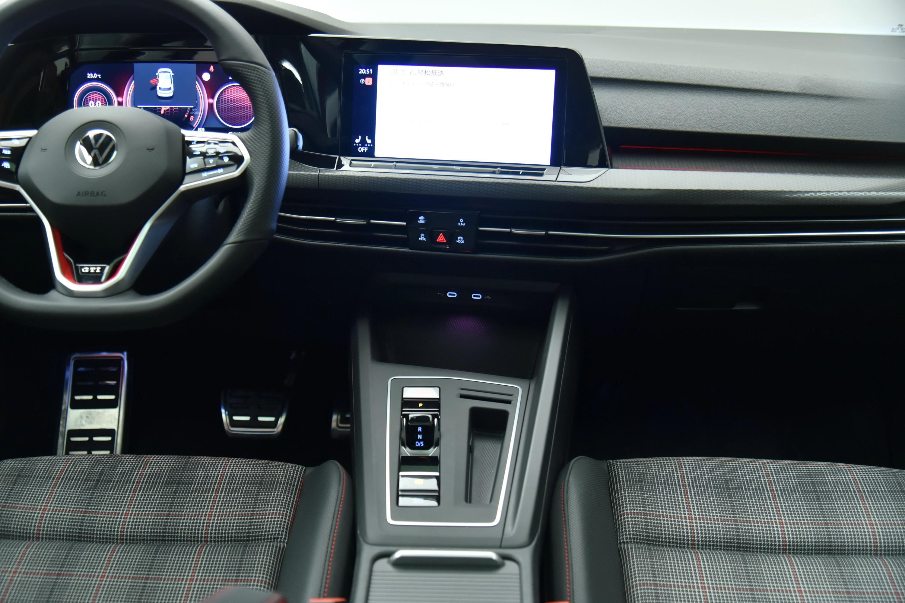 2021款 高尔夫 380tsi 双离合 gti内饰