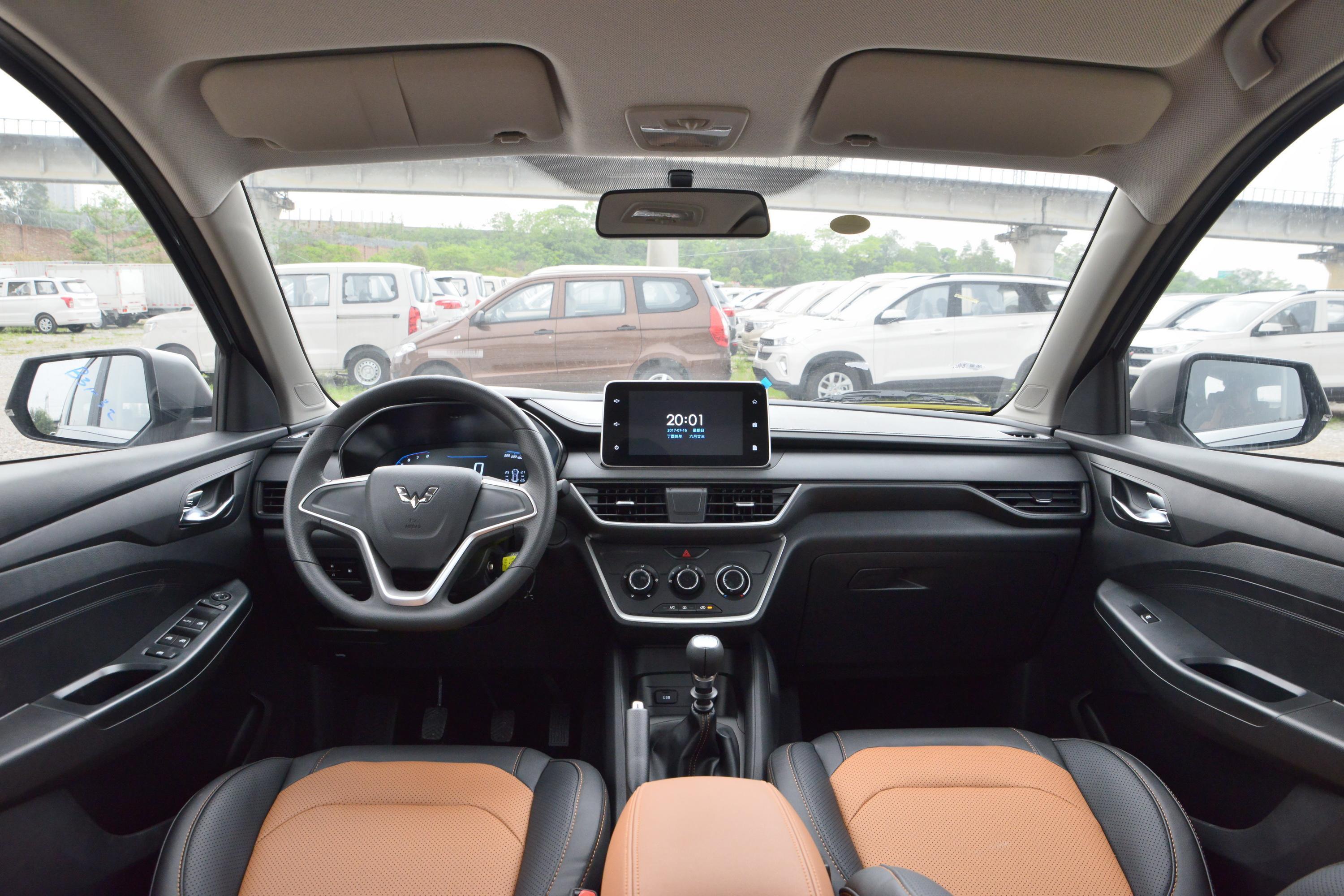 2020款 五菱宏光s3 1.5l 手动 舒适型 国vi内饰