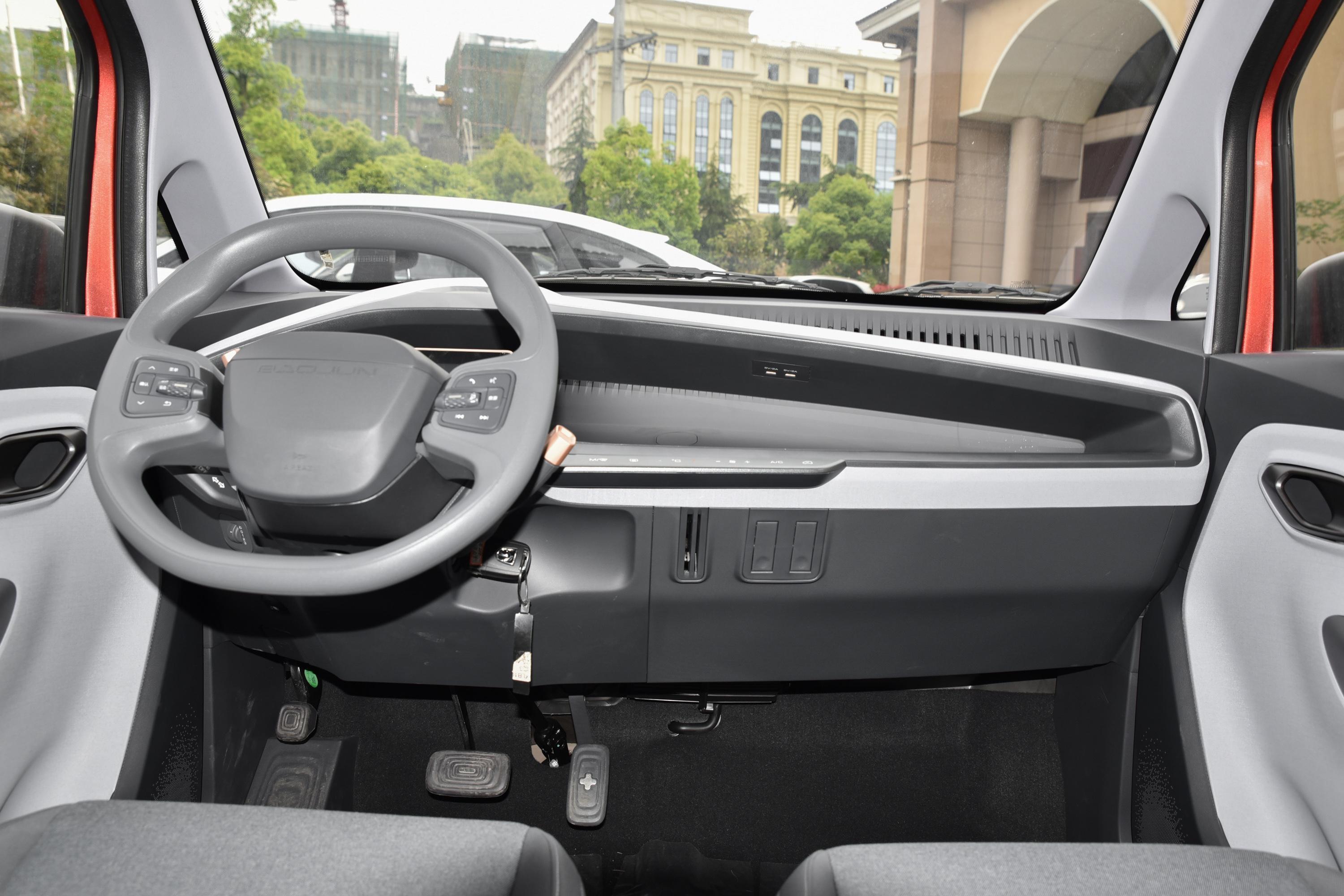 2020款 宝骏e200 智行版内饰