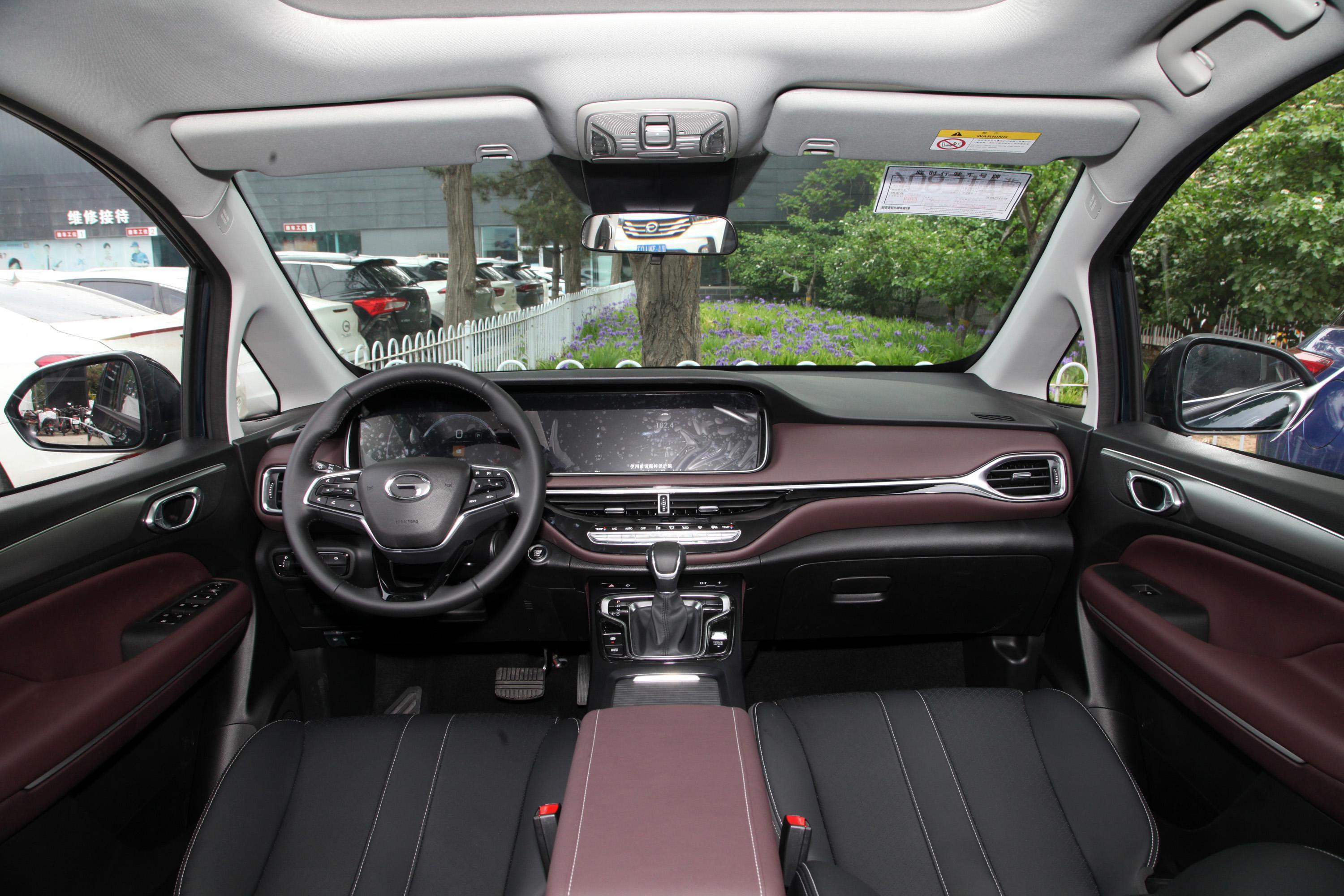 2021款传祺m6pro270t双离合尊享版7座