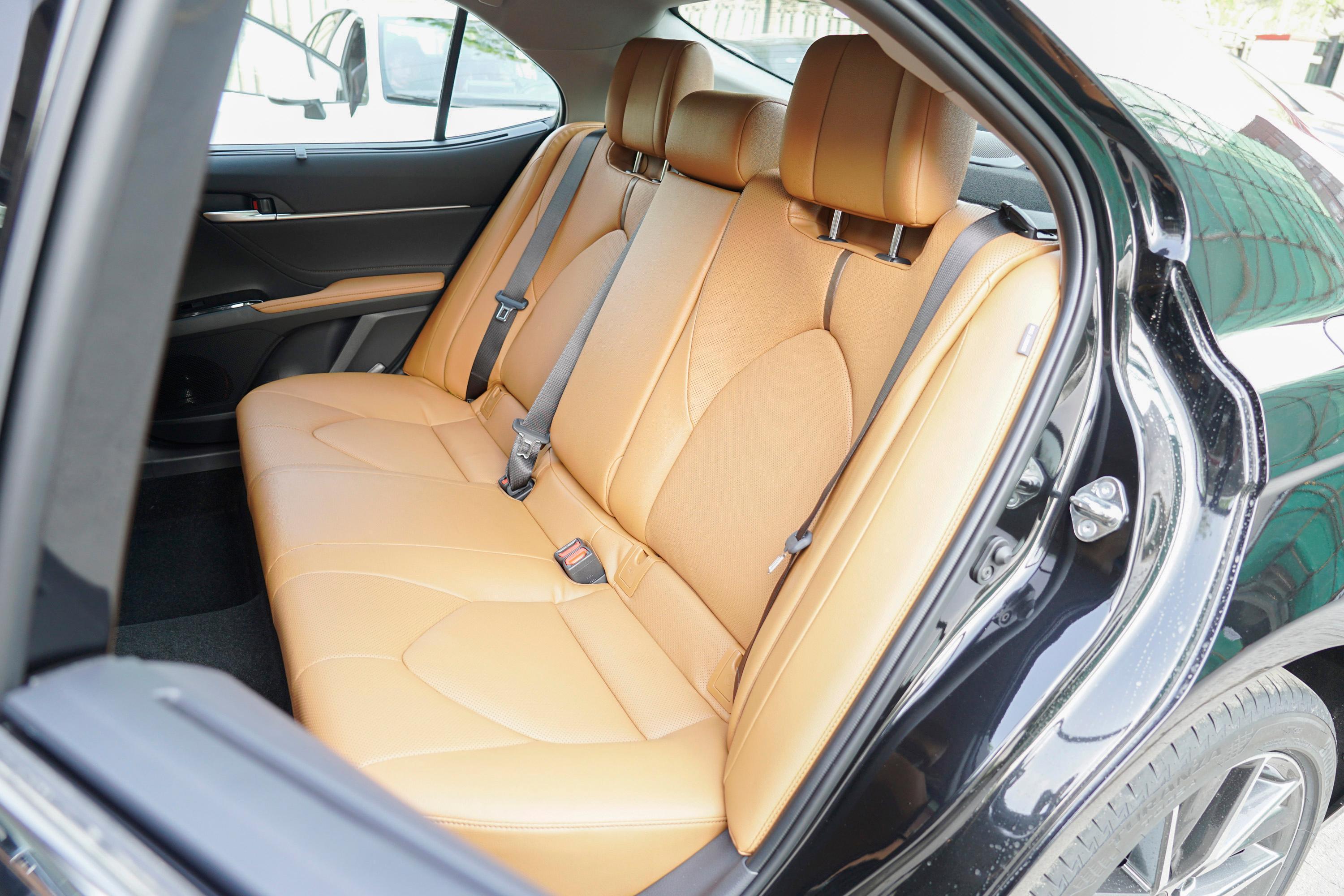 2021款 凯美瑞 2.5q 旗舰版空间