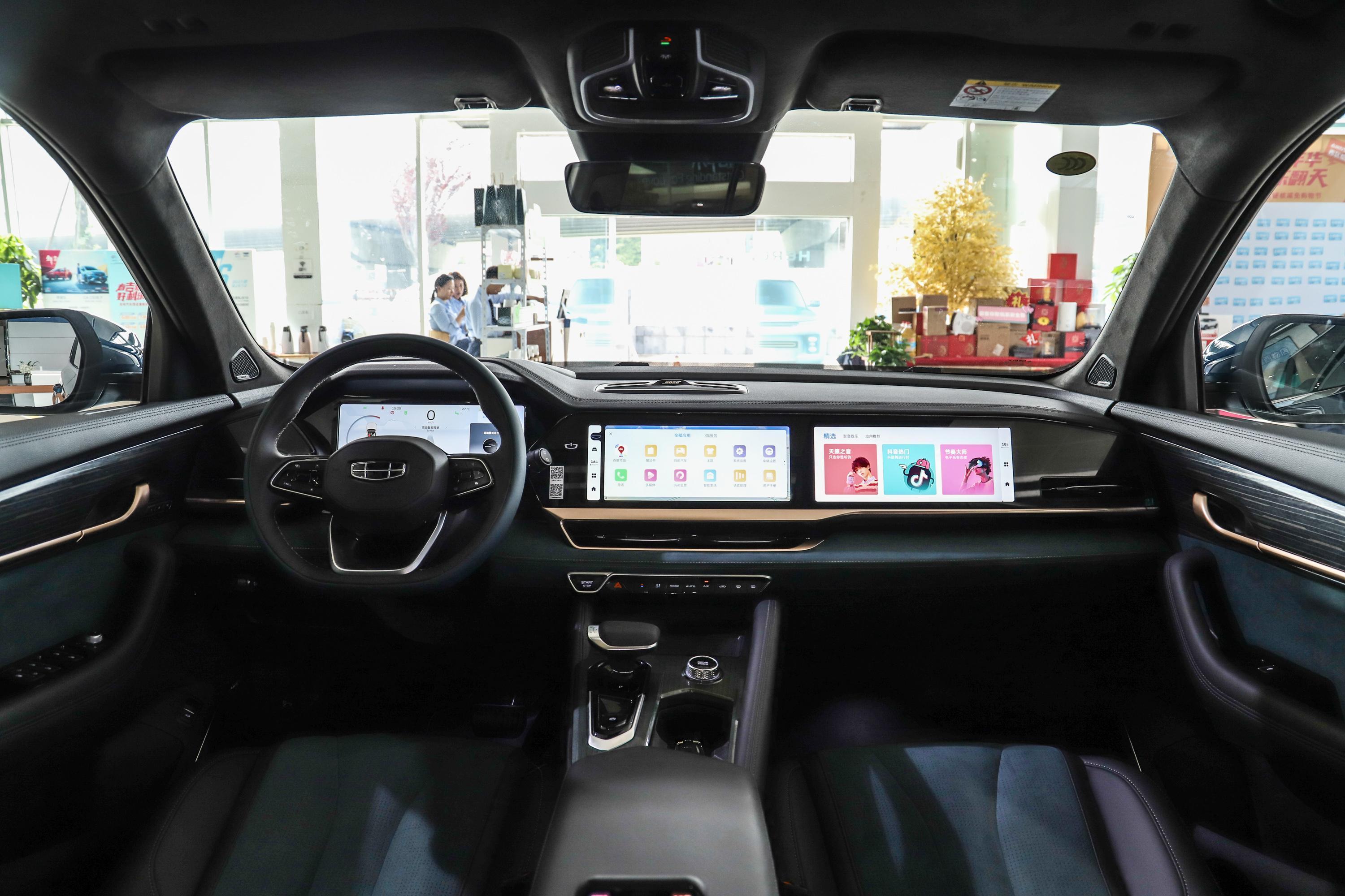 2021款 星越l 2.0t 双离合 两驱 旗舰型内饰