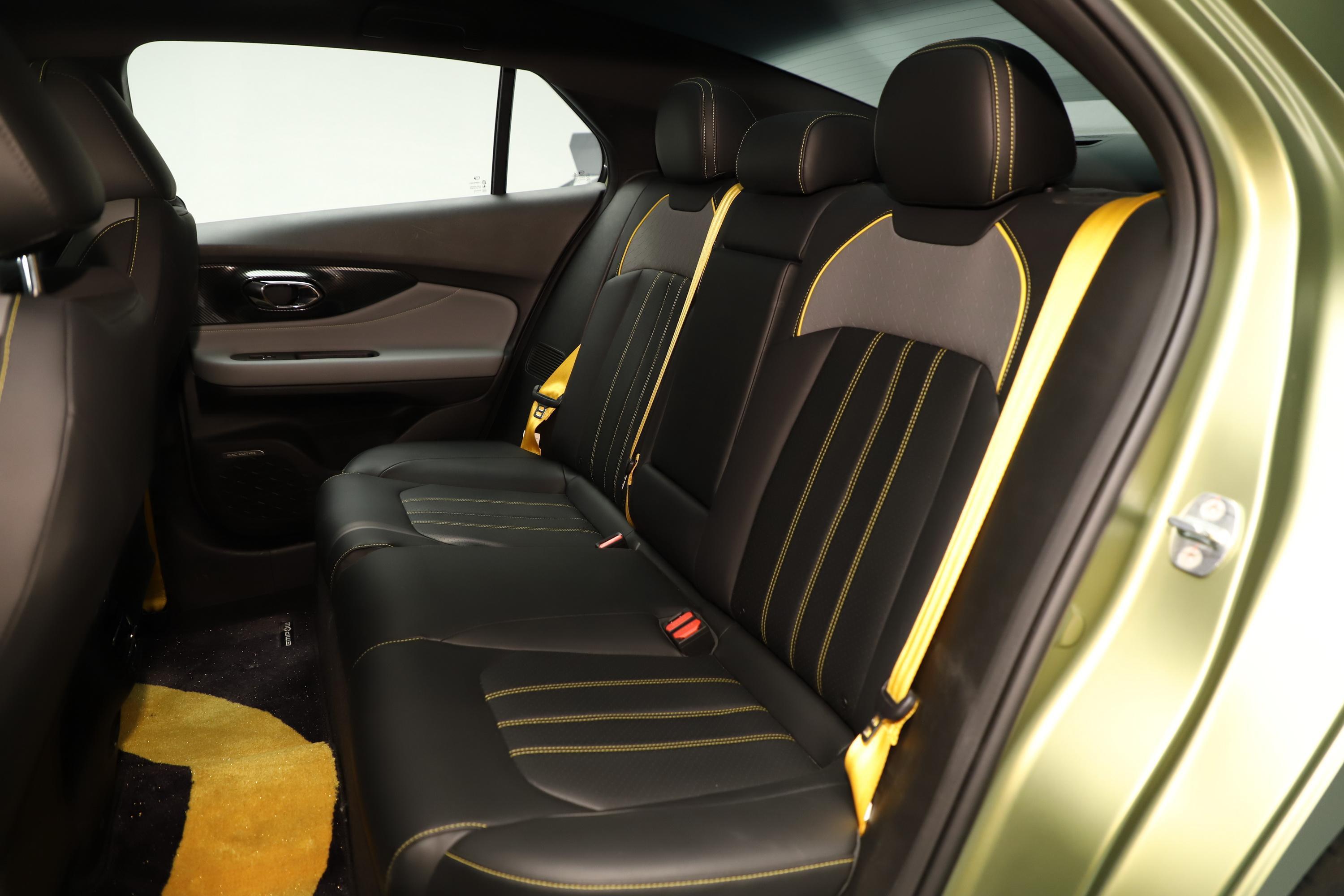 2021款影豹270t影豹j16版