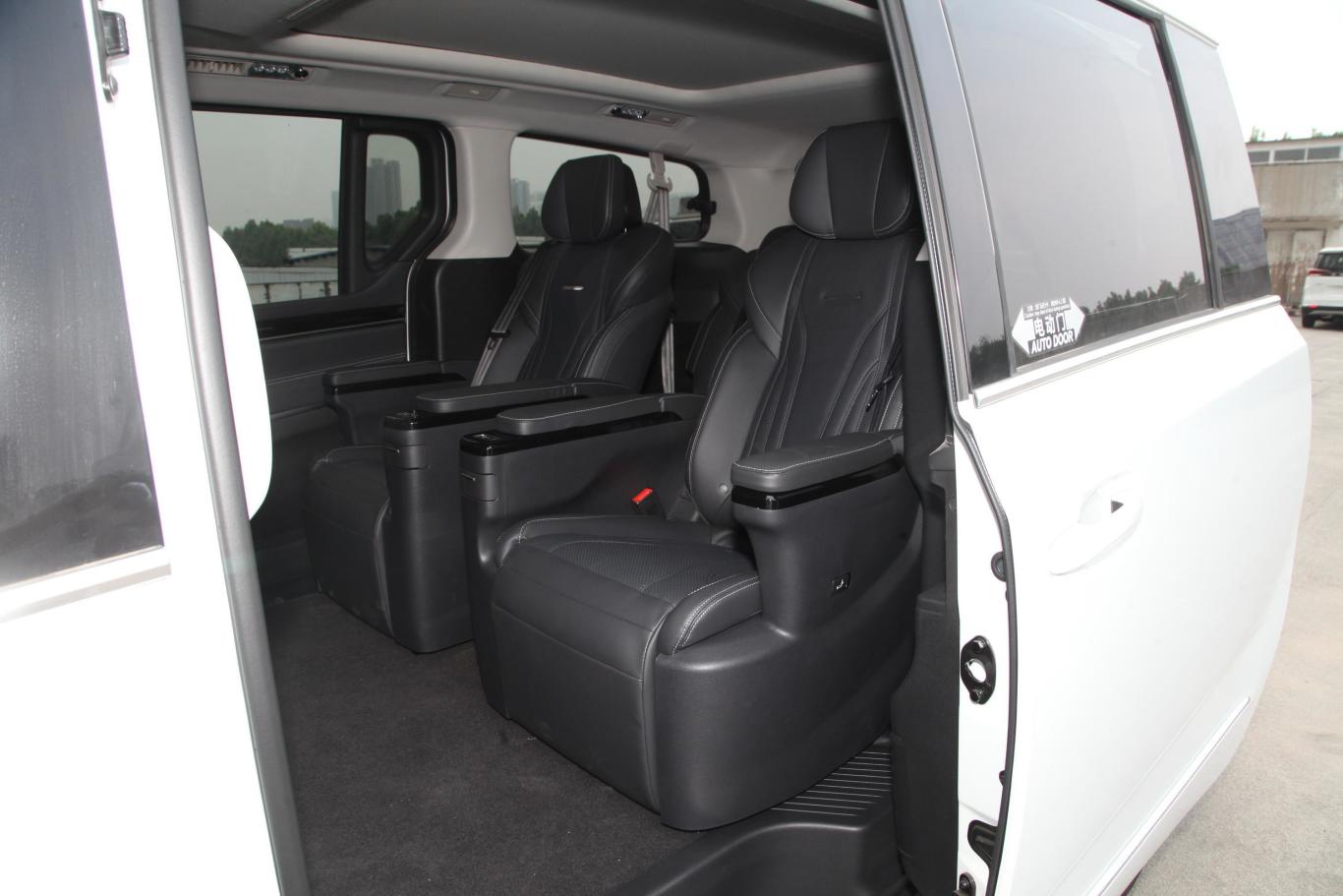 大通g20plus 2.0t 自动尊雅版 汽油后排座椅