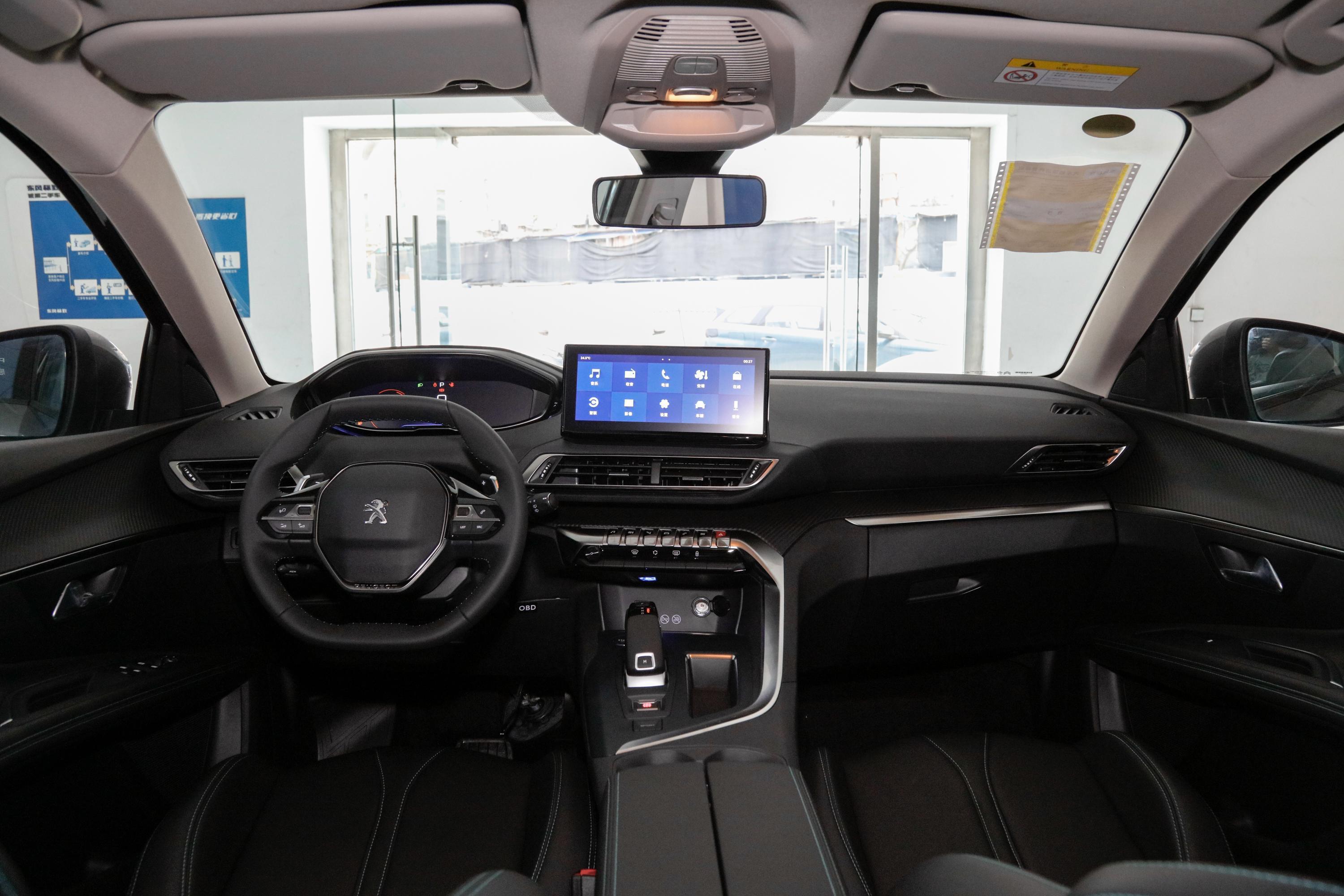 2021款 标致5008 360thp 实力版 7座内饰