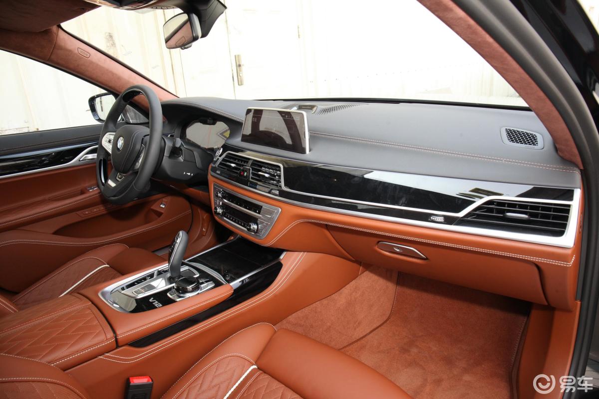 【宝马7系2019款改款 m760li xdrive v12 豪华套装内饰全景副驾驶员