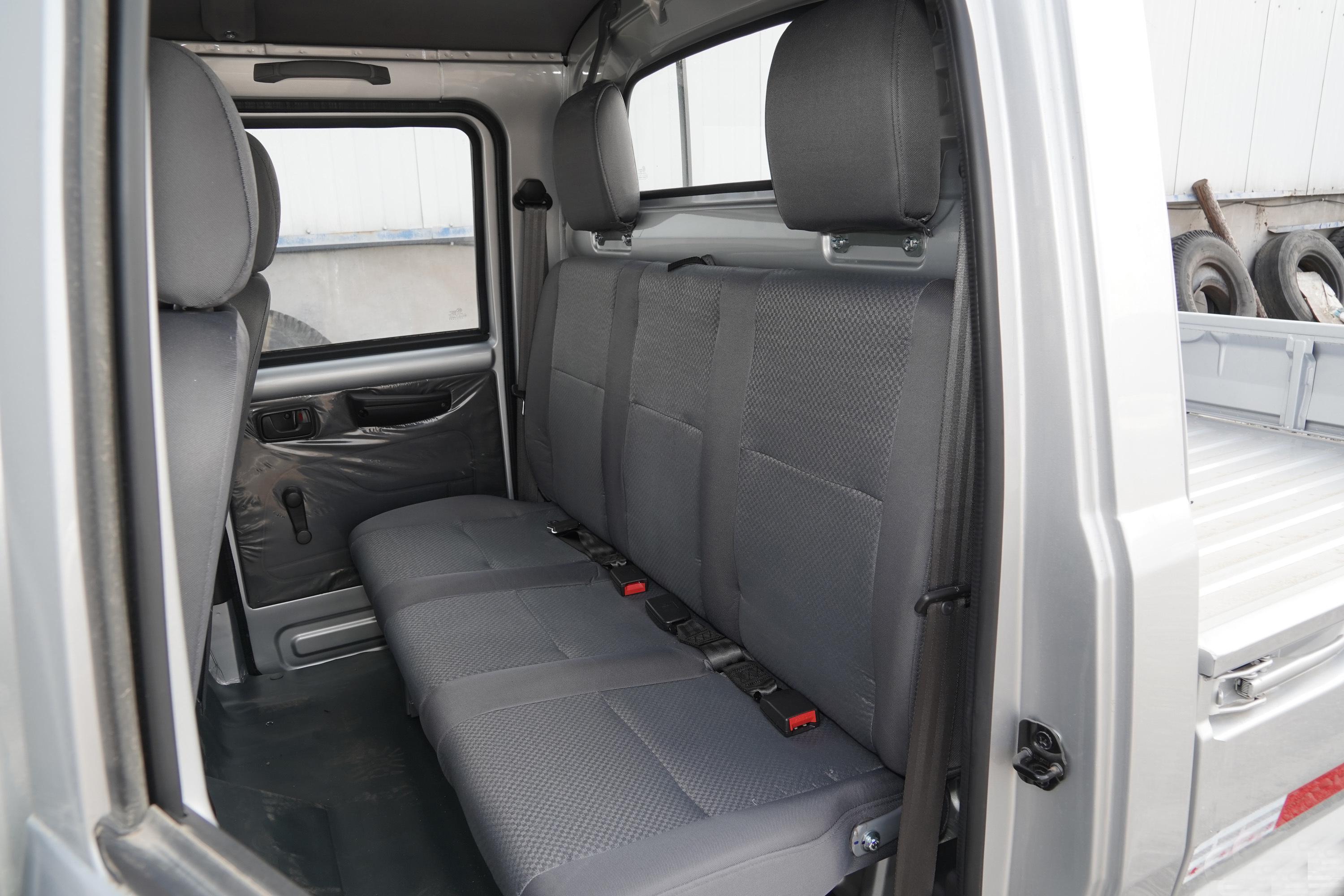 2021款 五菱荣光小卡 1.5l 手动 双排 基本型l3c空间