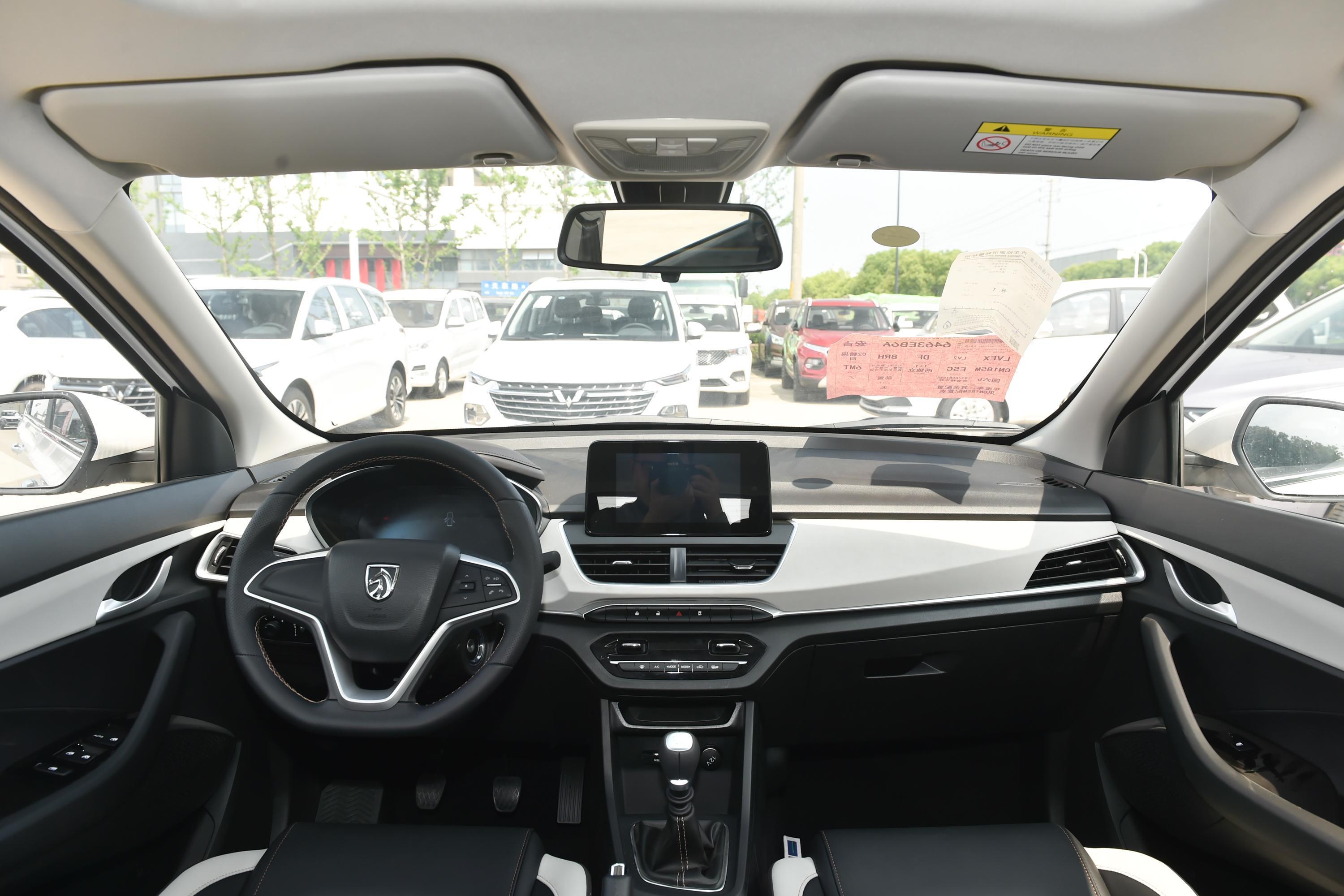 2021款 宝骏360 1.5l 手动 豪华型内饰