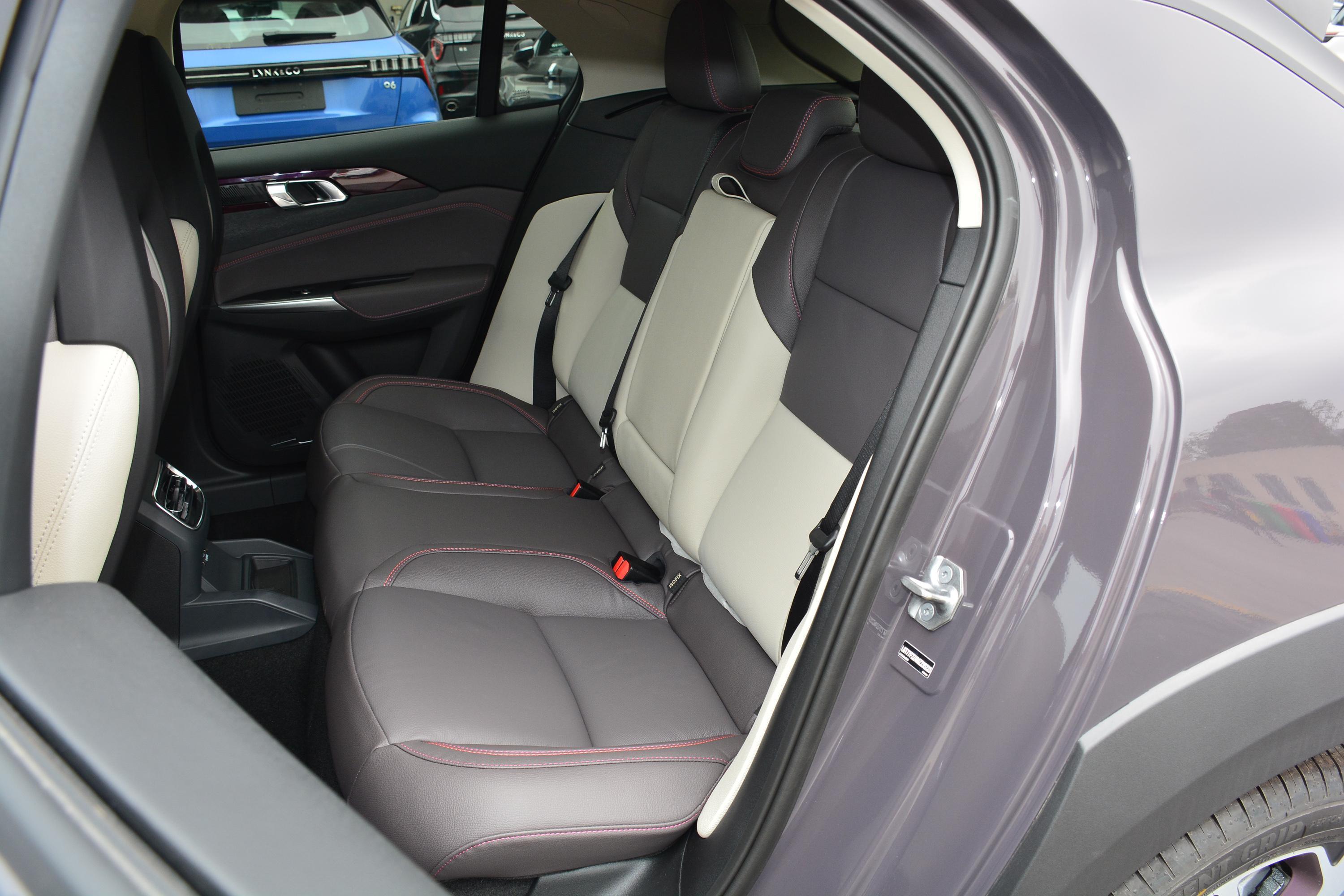 2021款 领克02 phev 1.5t phev plus空间