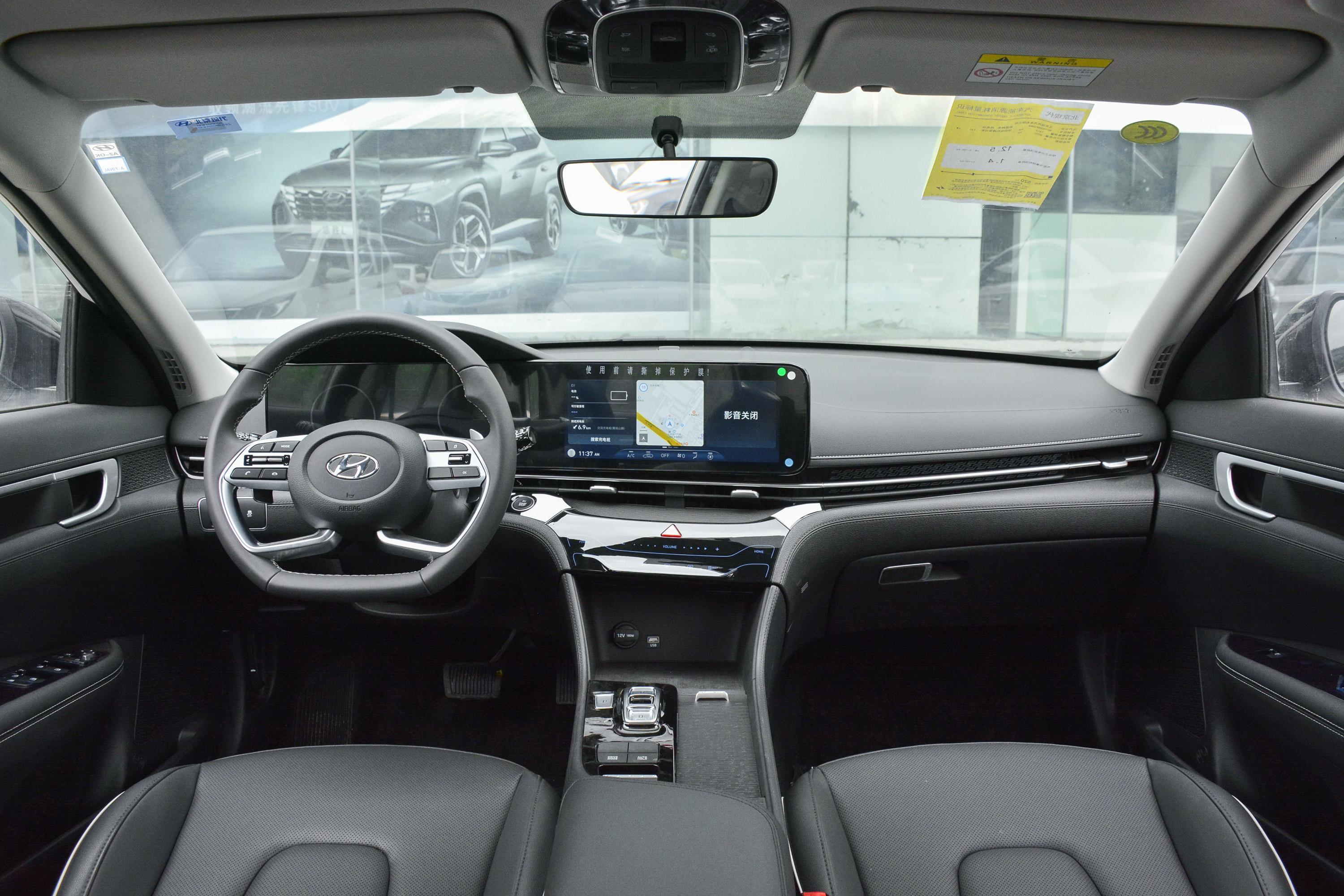 2021款 名图 纯电动 lux 尊贵版内饰