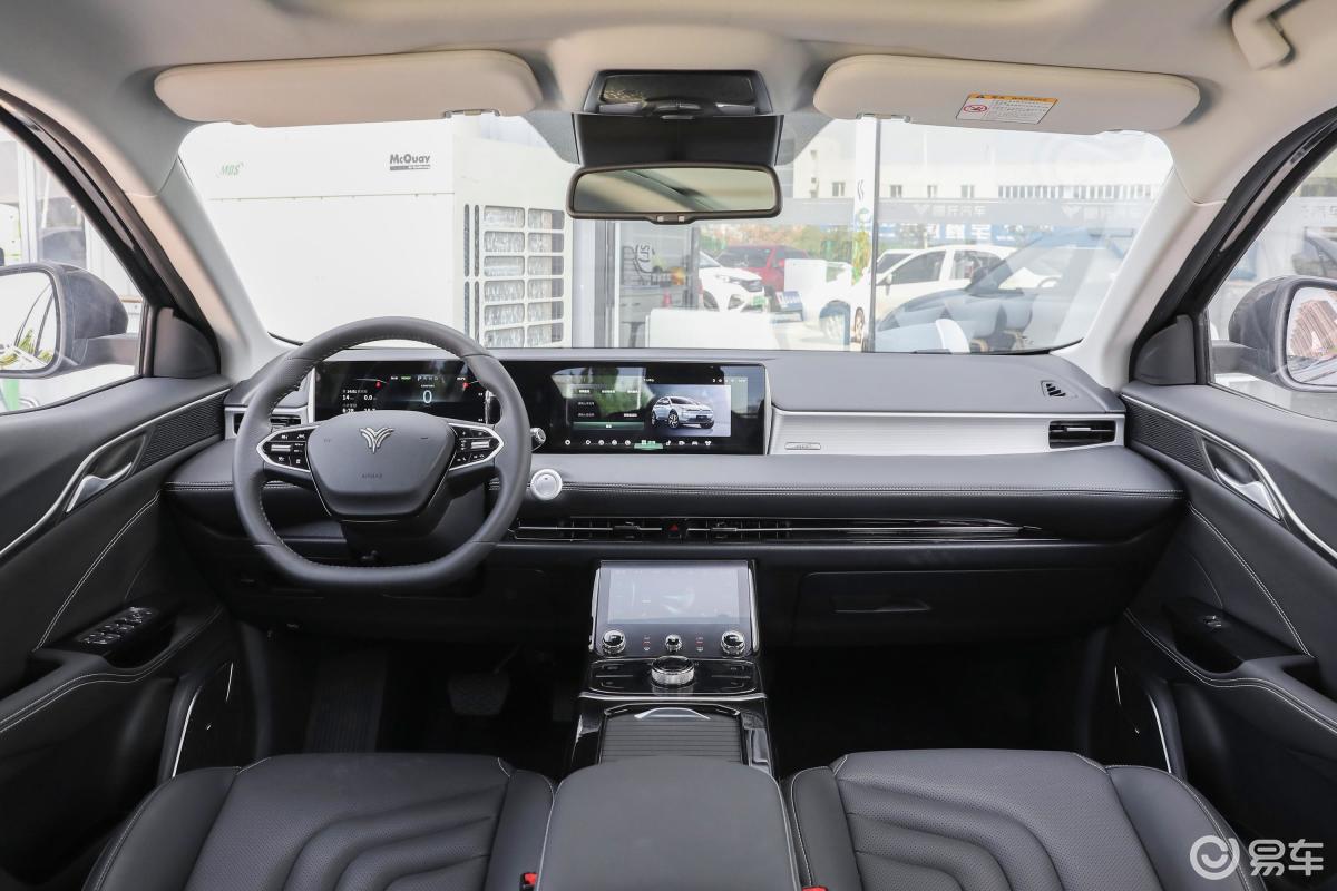 【哪吒u2021款pro 610 探火版内饰全景正拍汽车图片-汽车图片大全】