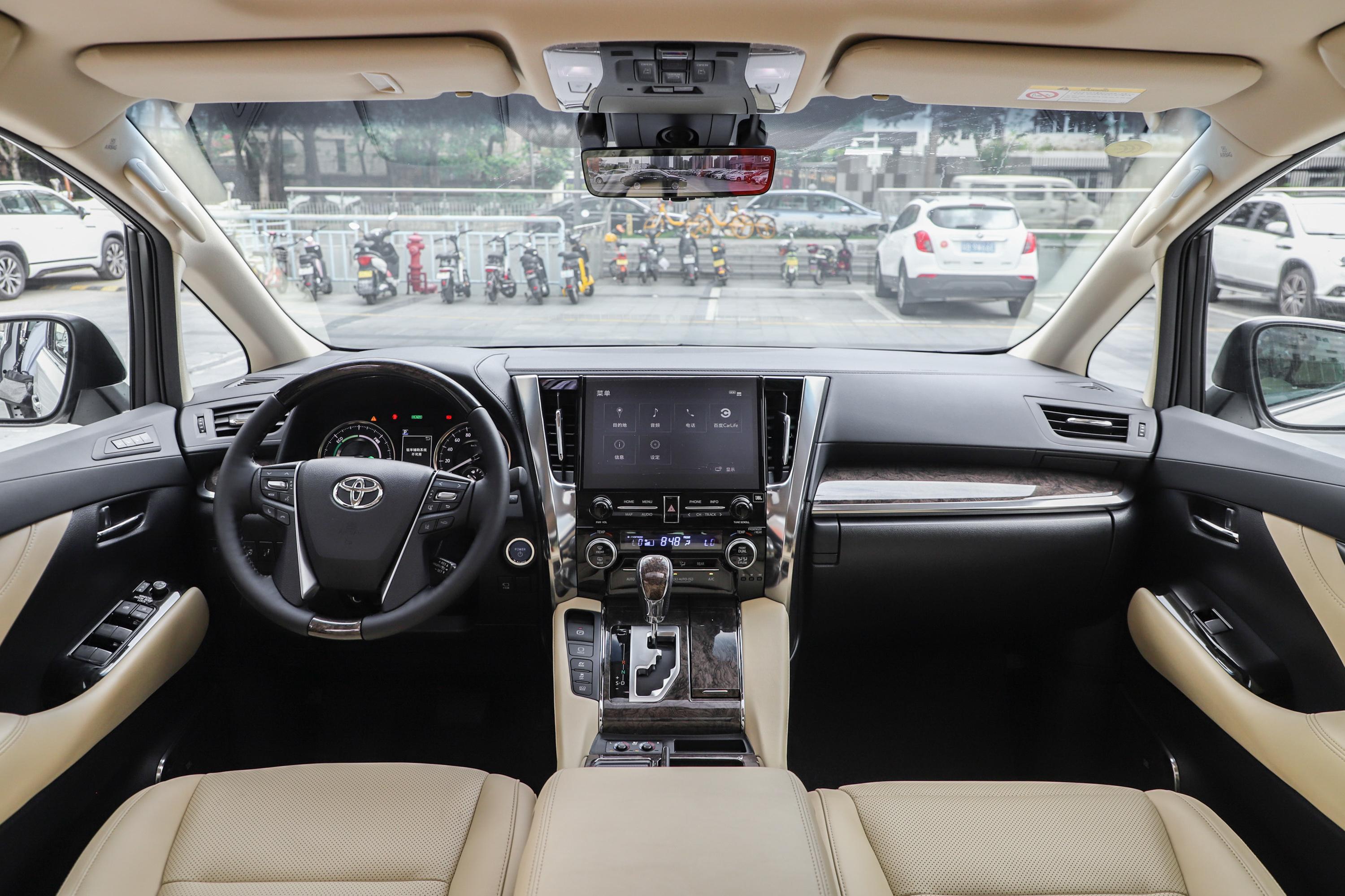 2021款 威尔法 皇冠 2.5l hv尊贵版内饰