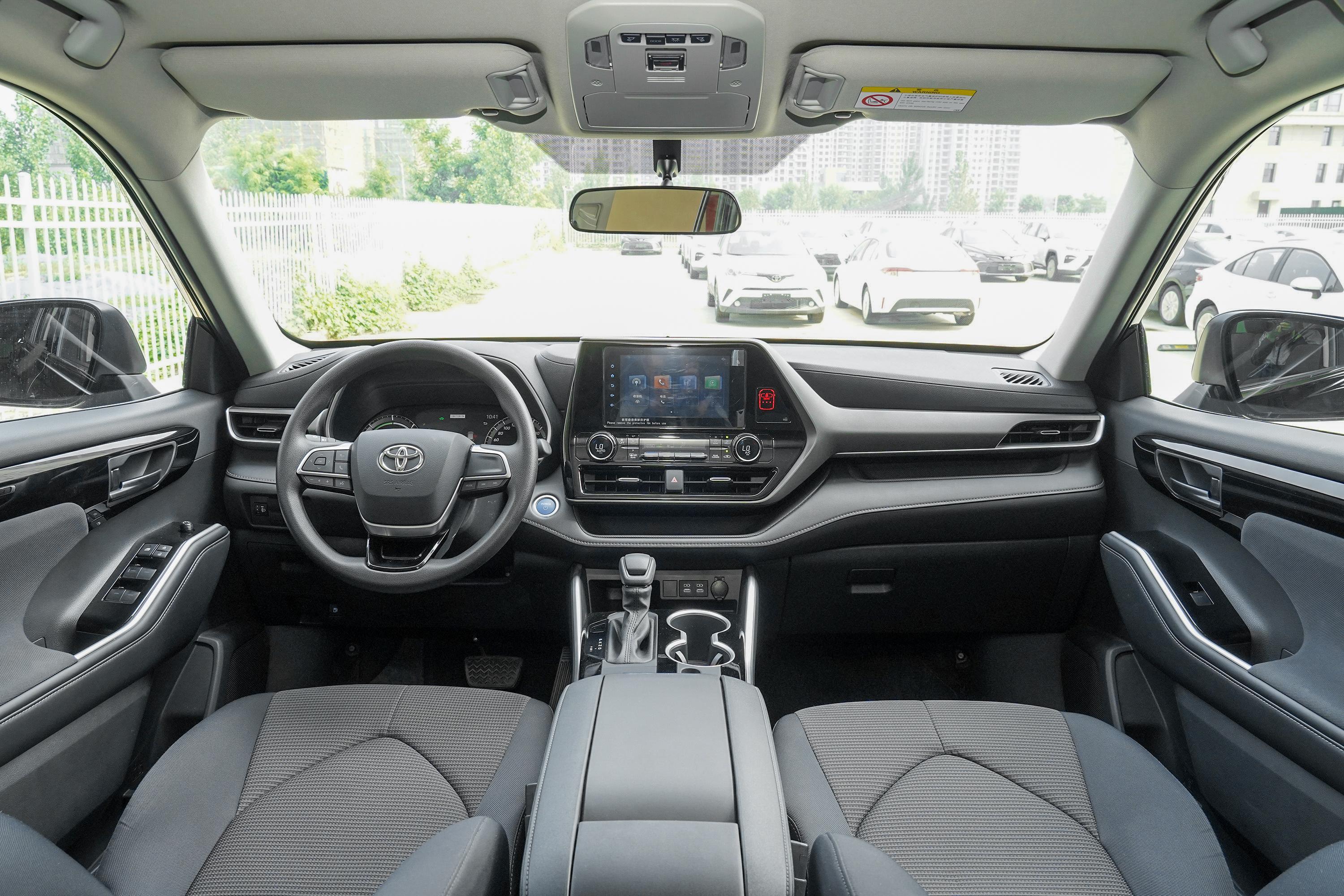 2022款 汉兰达 双擎 2.5l e-cvt 两驱 精英版 5座内饰