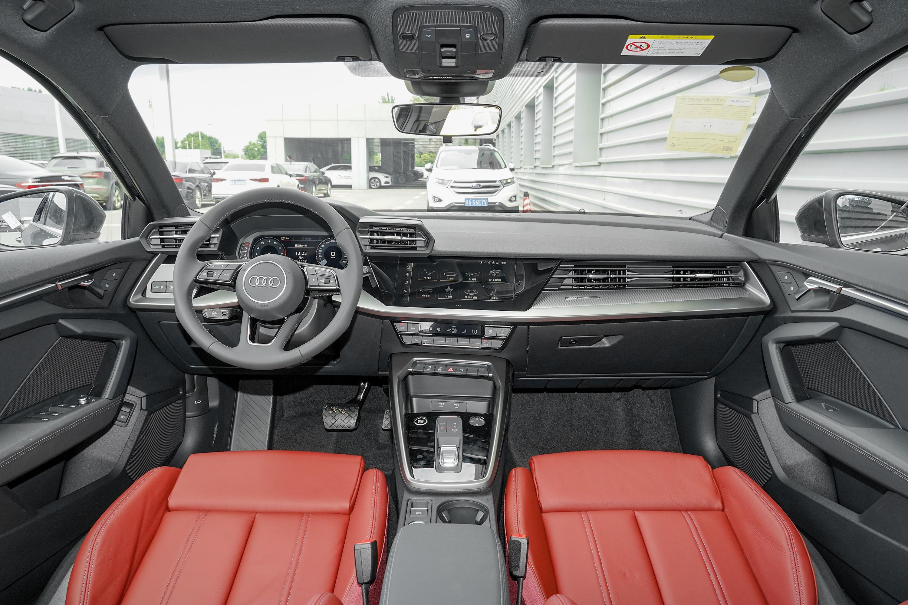 2021款 奥迪a3 a3l limousine 35 tfsi 进享人生版内饰