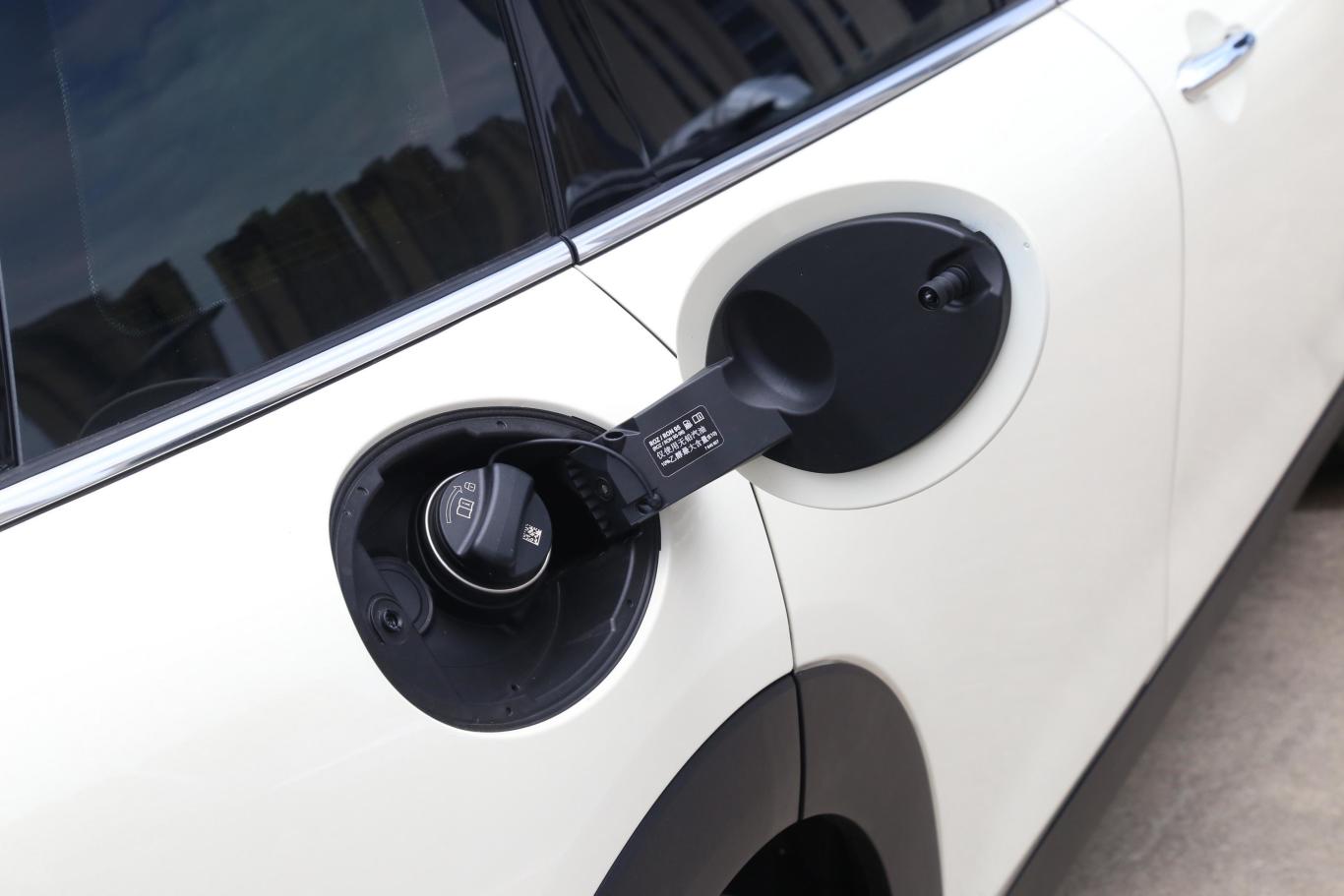 mini clubman1.5t one油箱盖