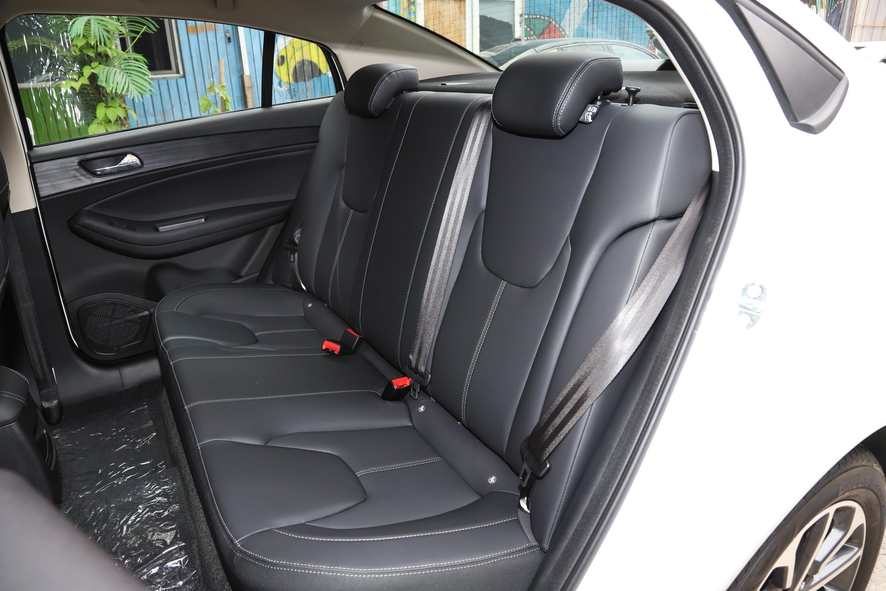 2021款艾瑞泽5pro15lcvt青春版