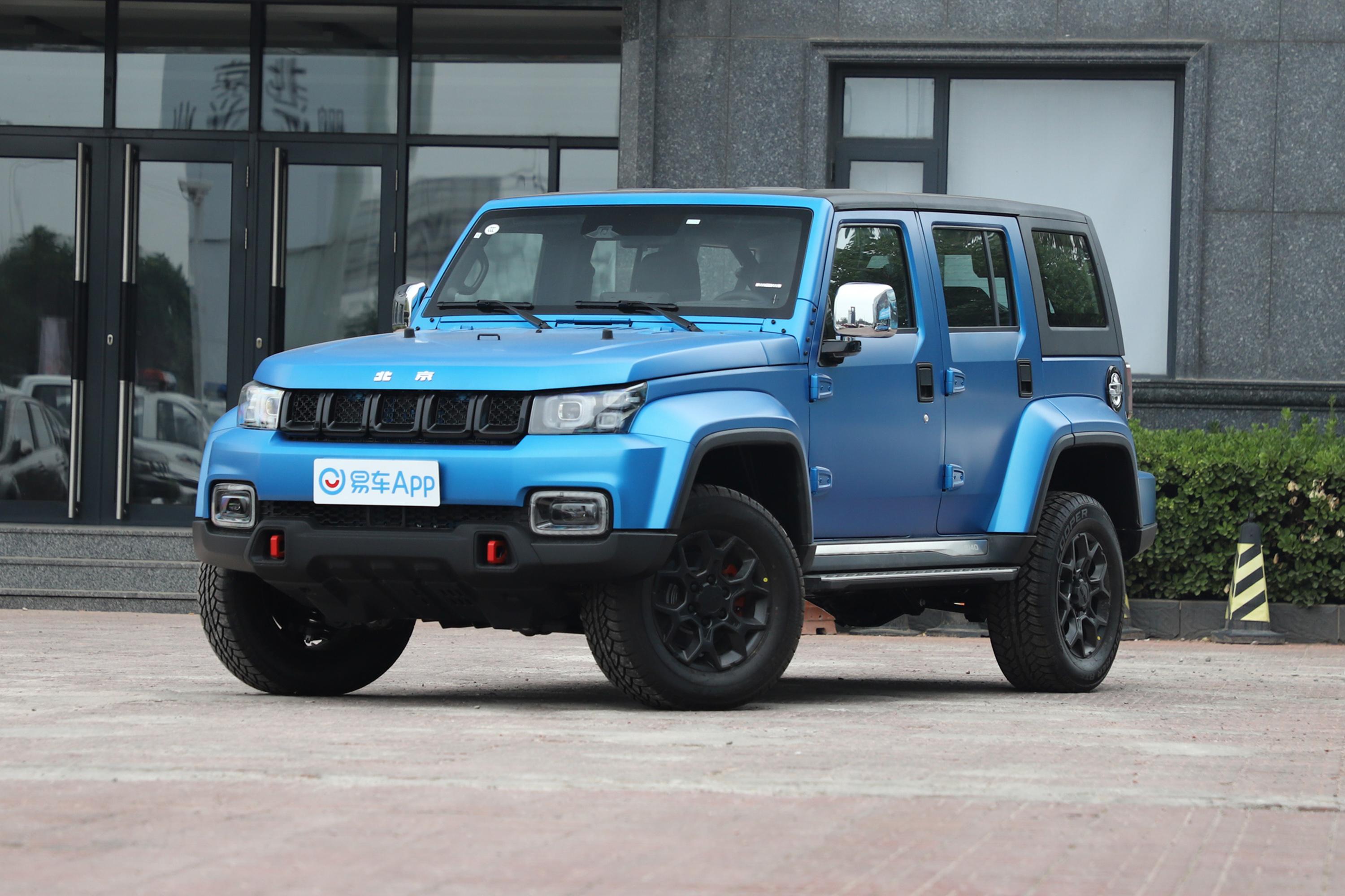 2021款北京bj40刀锋英雄版23t手自一体四驱至尊版汽油