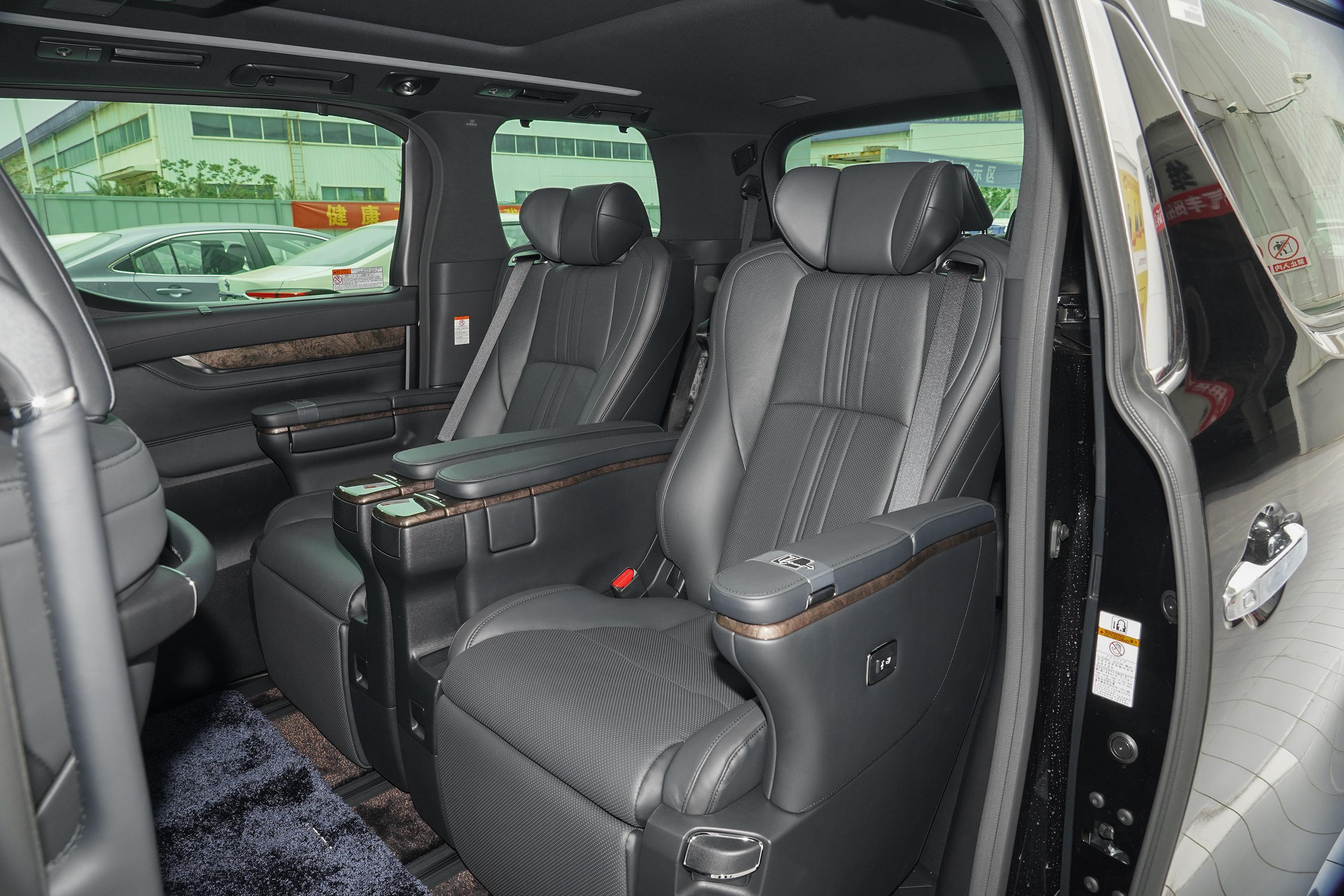 2021款威尔法皇冠25lhv至尊版