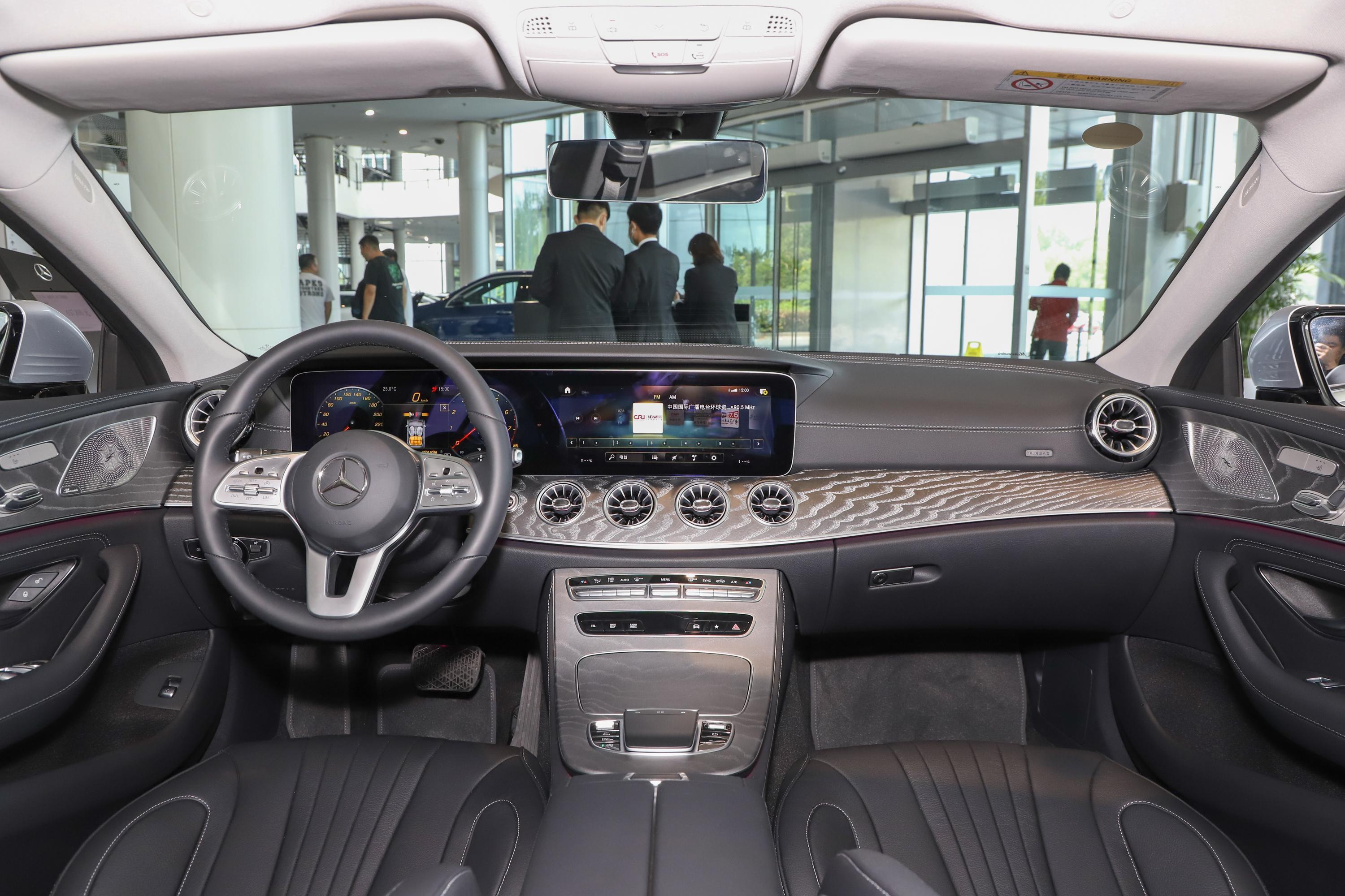 2021款 奔驰cls级 cls 300 动感型内饰