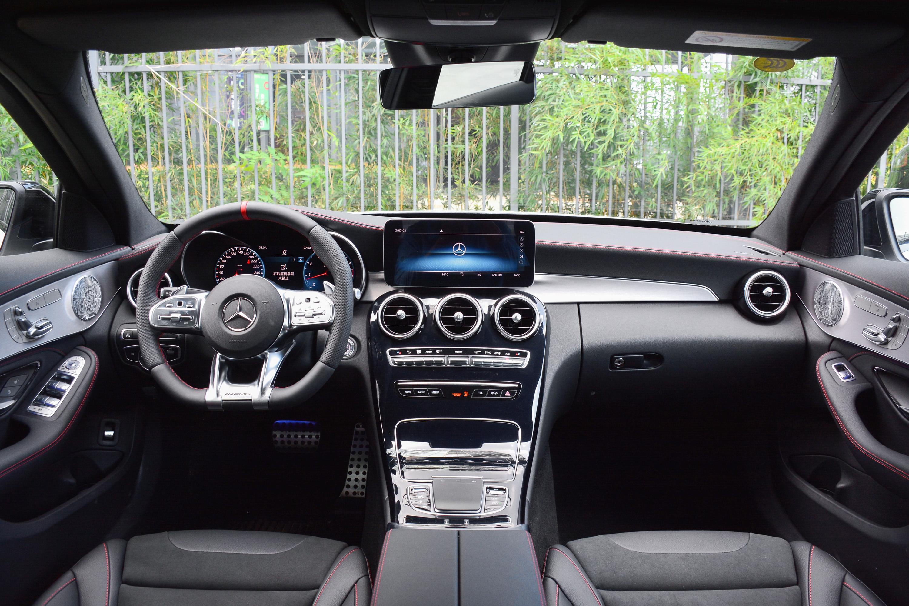 2021款 奔驰c级 amg amg c 43 4matic内饰