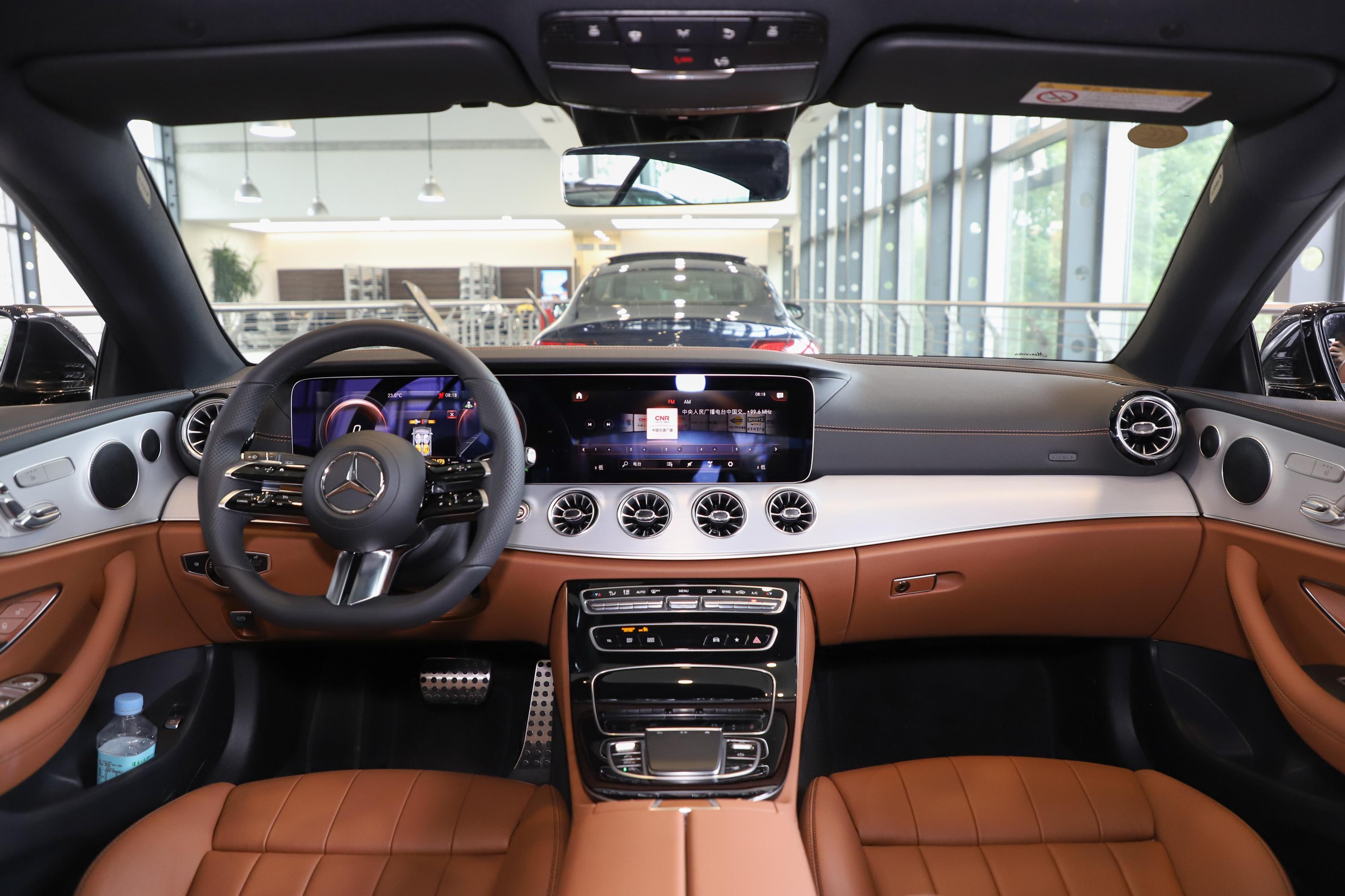 2021款 奔驰e级(进口) e 300 轿跑车内饰