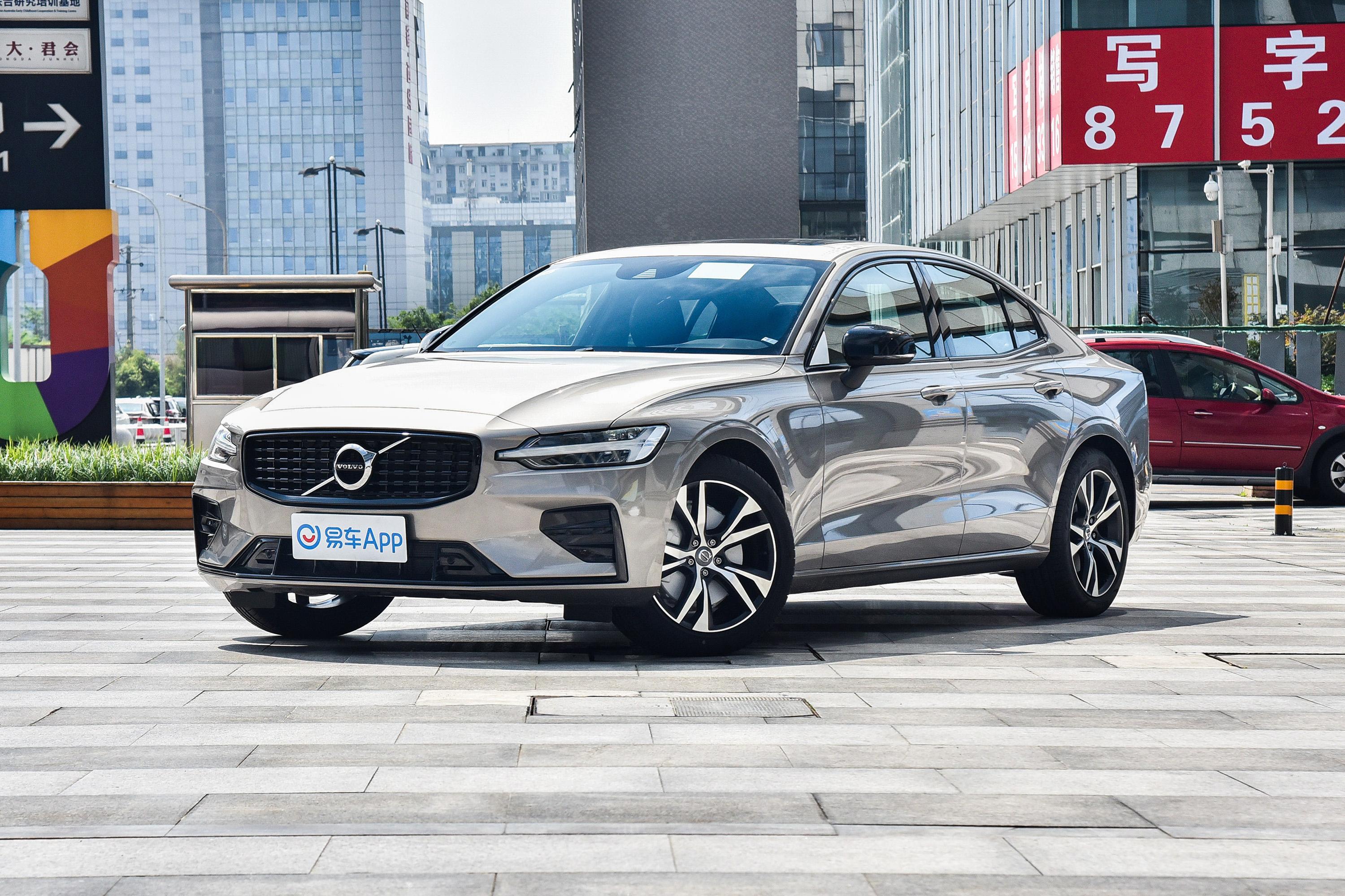 2022款沃尔沃s60b4智远运动版