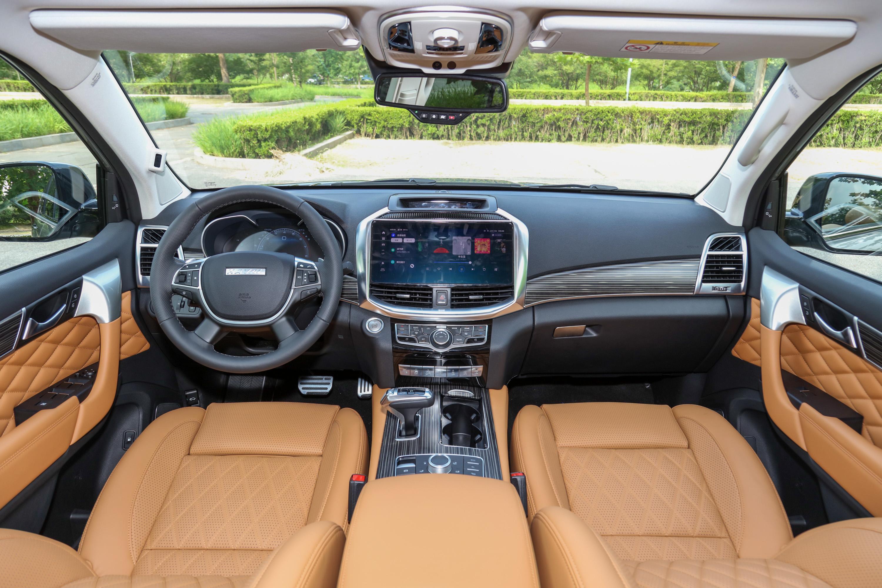 2022款 哈弗h9 2.0t 手自一体 四驱 尊贵型 7座内饰