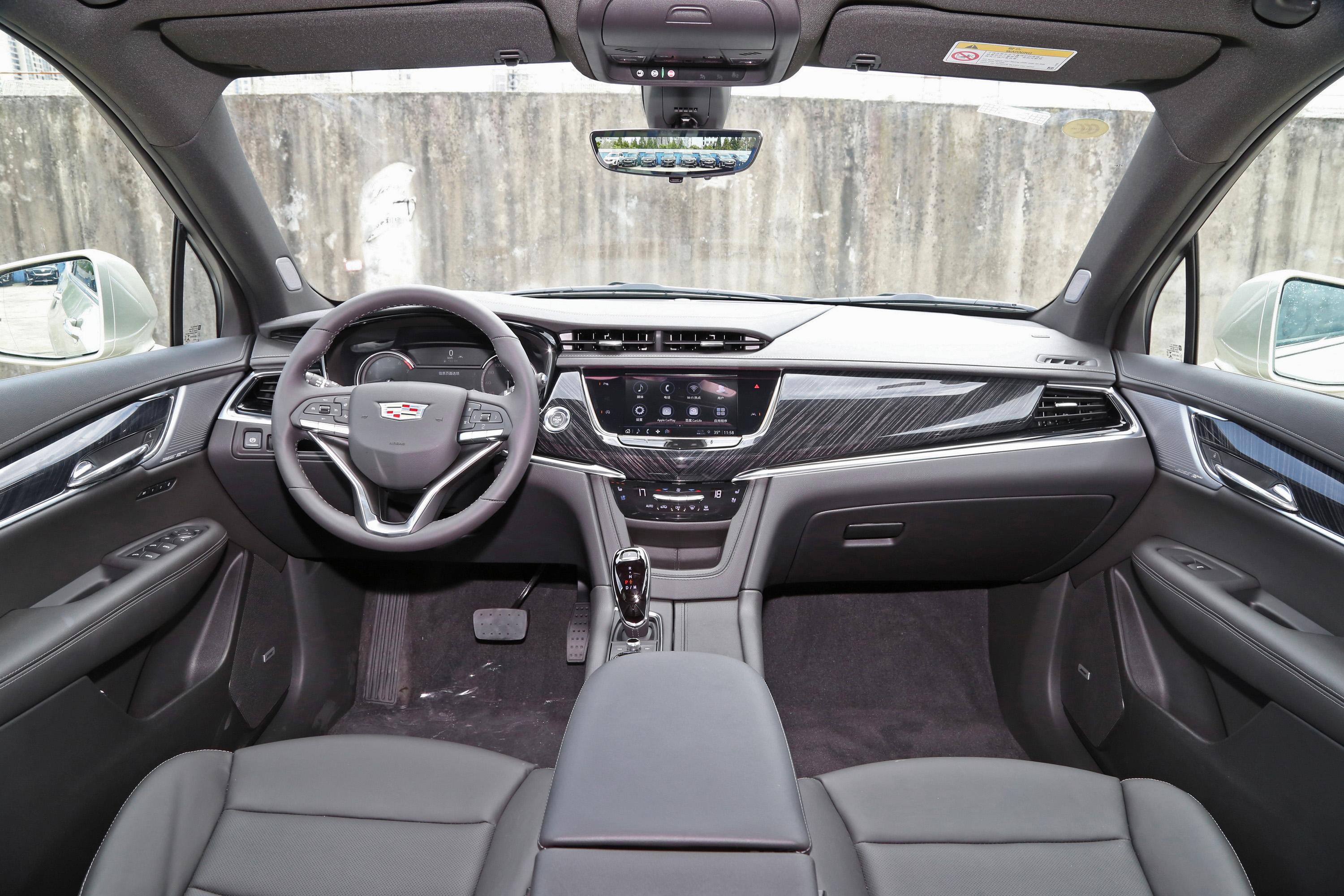 2022款 凯迪拉克xt6 2.0t 轻混动 四驱 豪华型 7座内饰