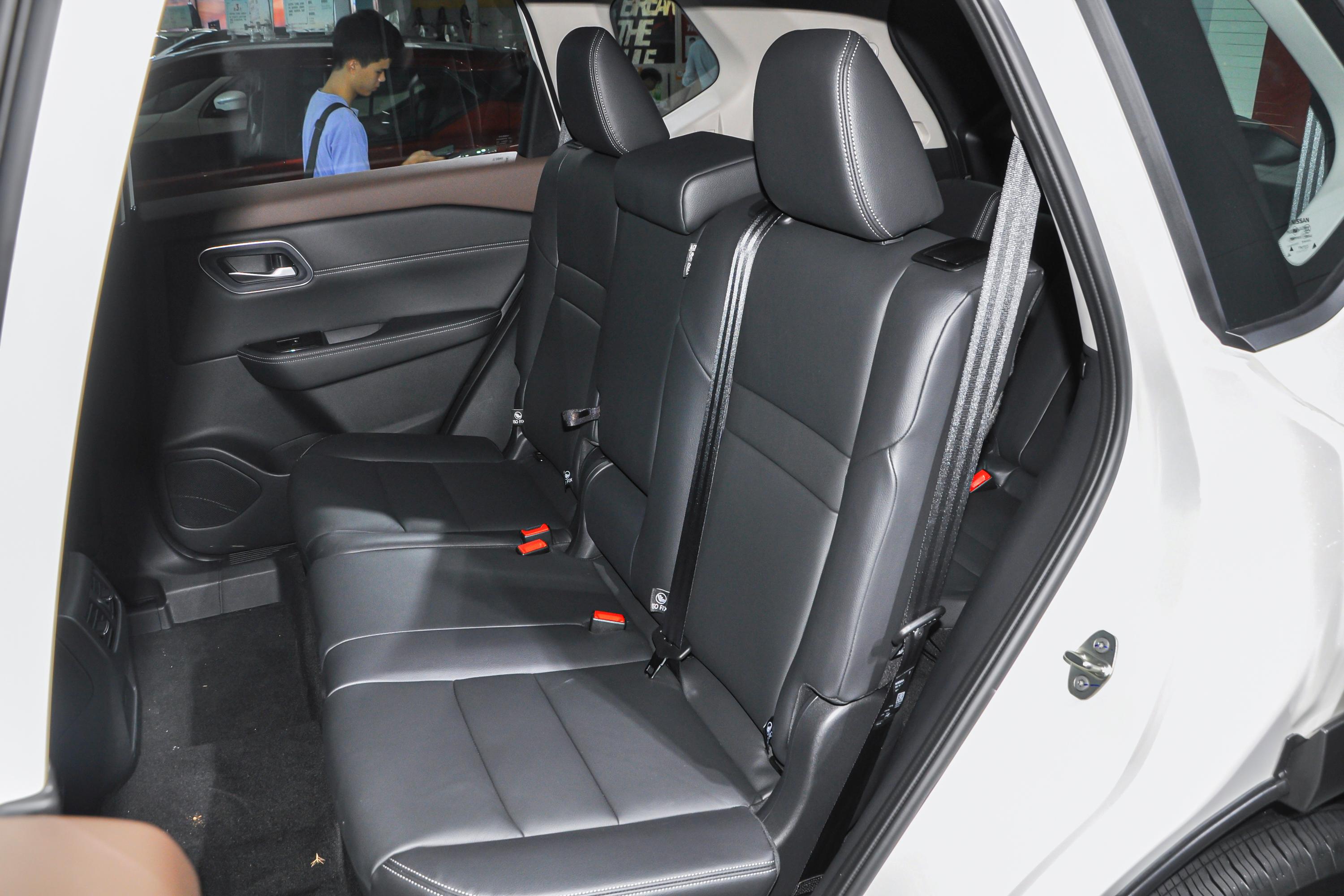 2021款奇骏vcturbo300cvt两驱豪华版7座