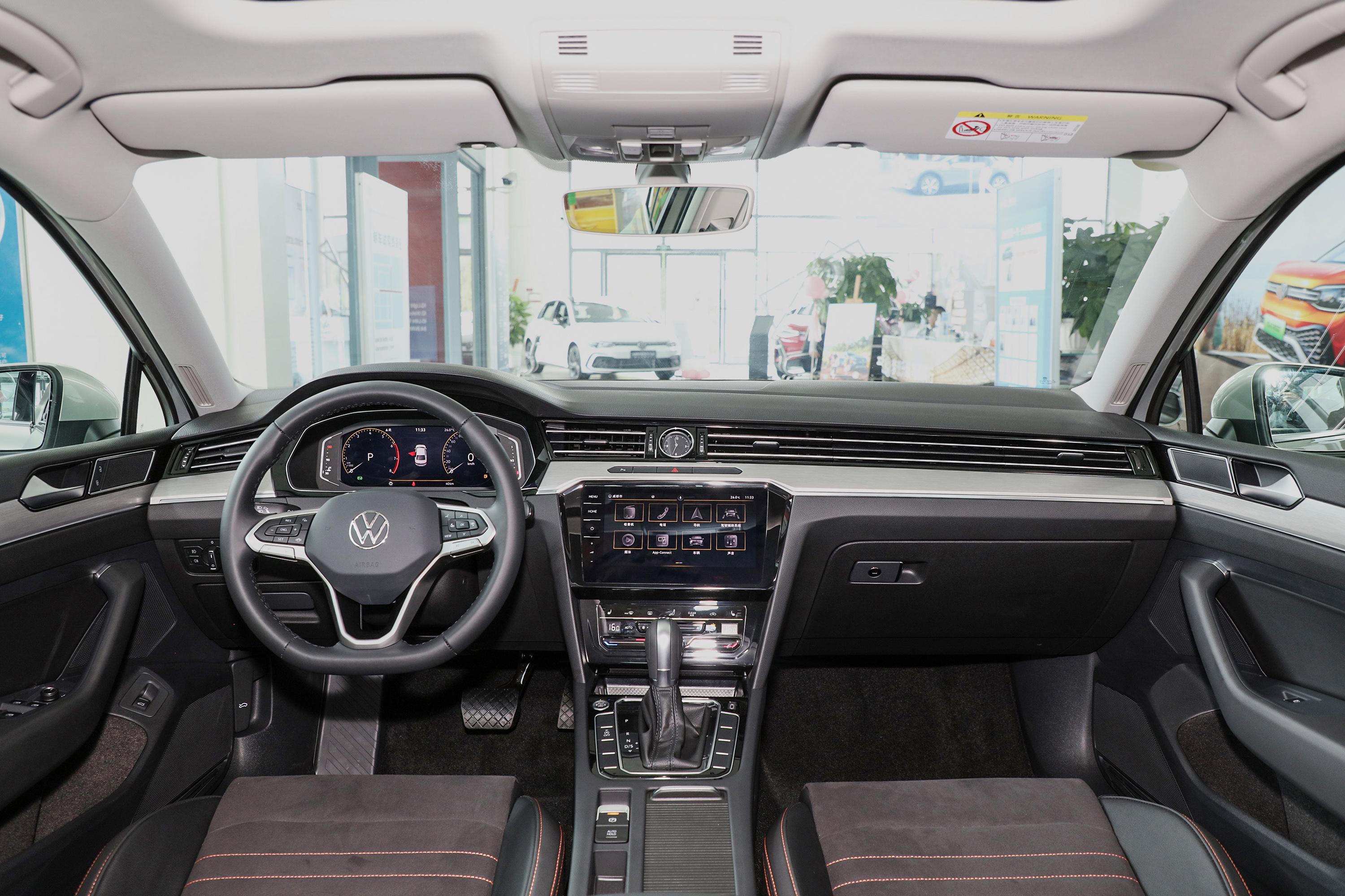 2021款 迈腾 330tsi 双离合 30周年纪念型内饰