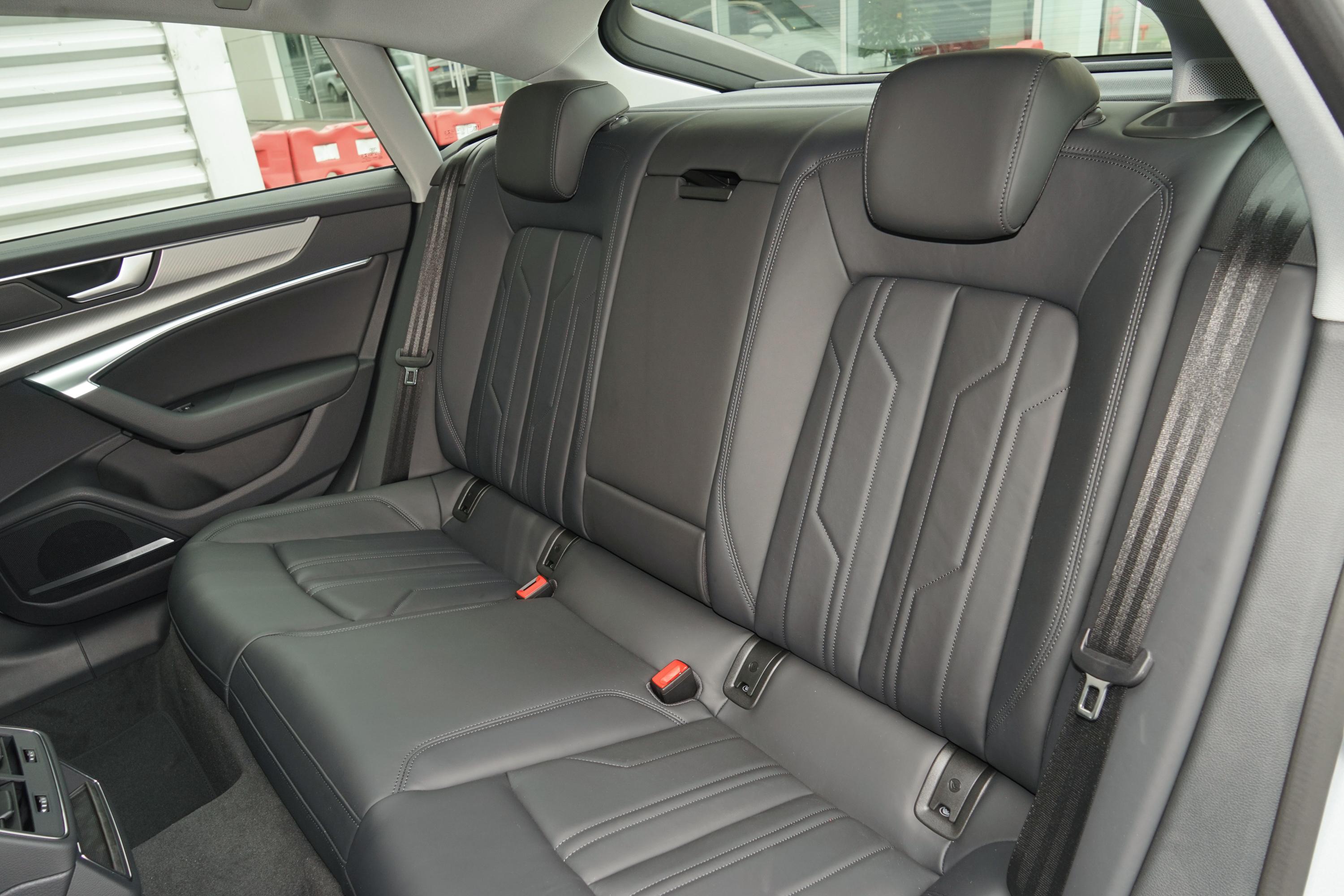 2021款奥迪a745tfsi臻选型